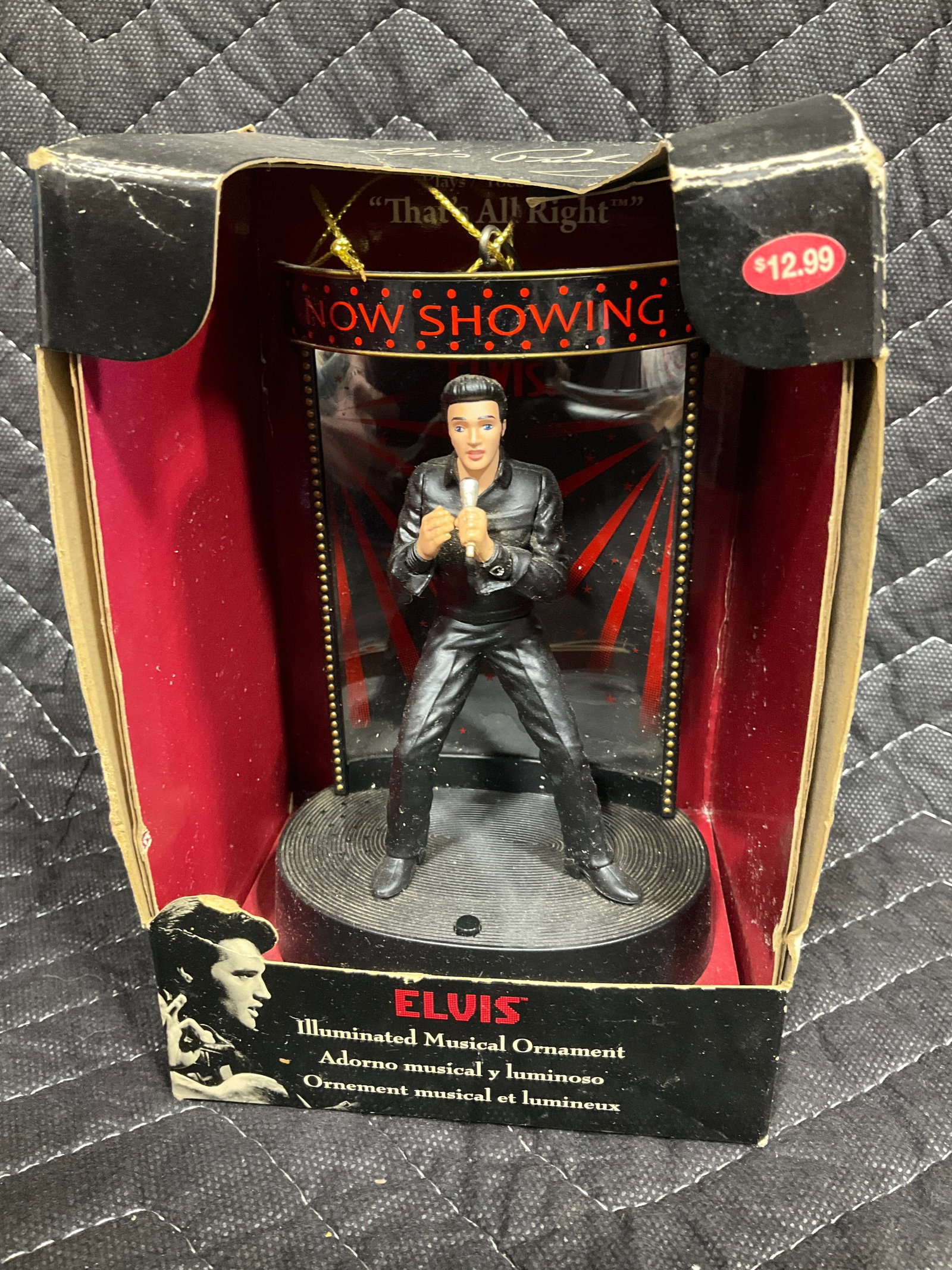 Elvis Presley illuminated musical ornament in package (1 of 1)