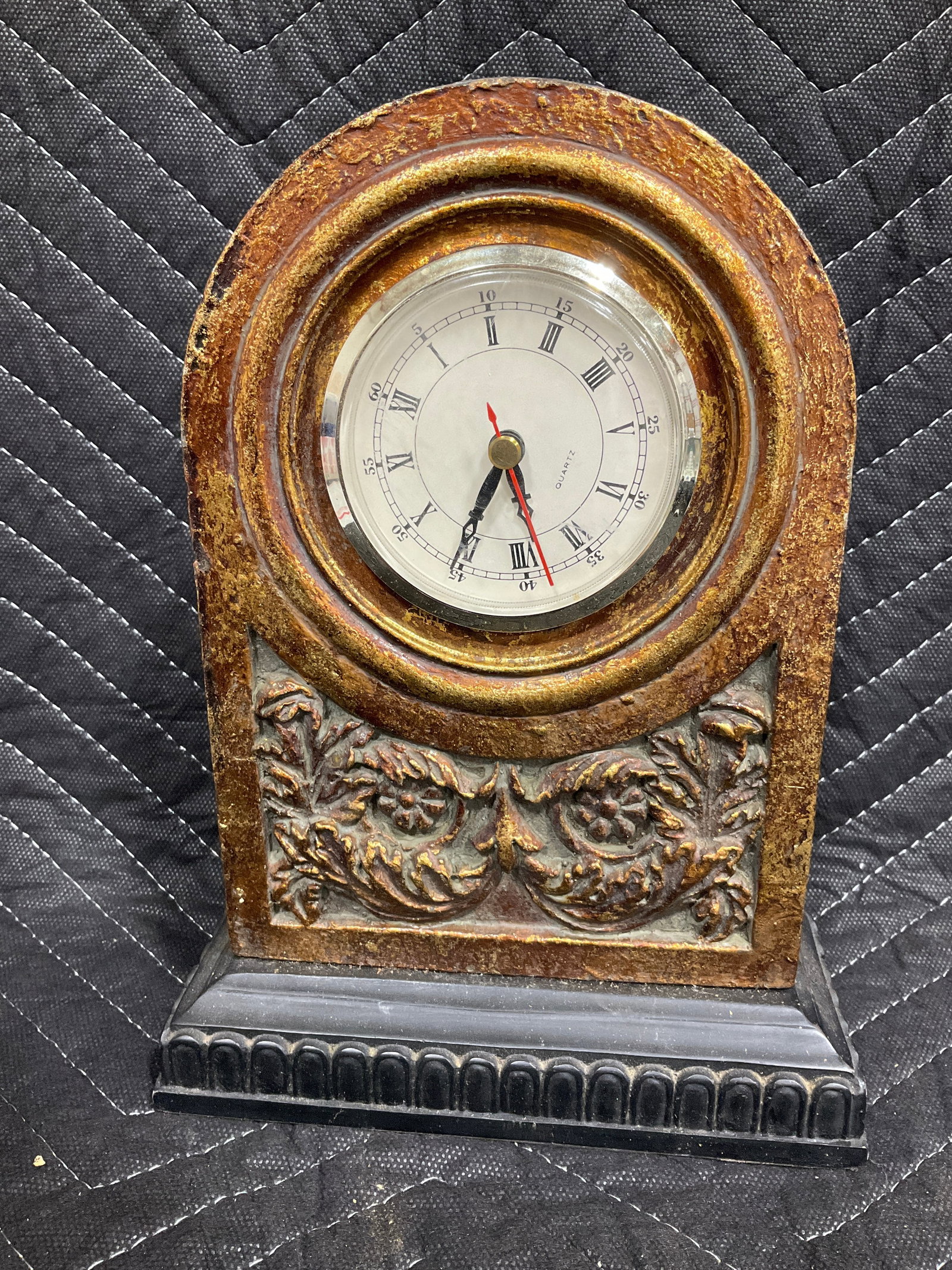 Vintage mantle clock(9.5in tall) (1 of 1)