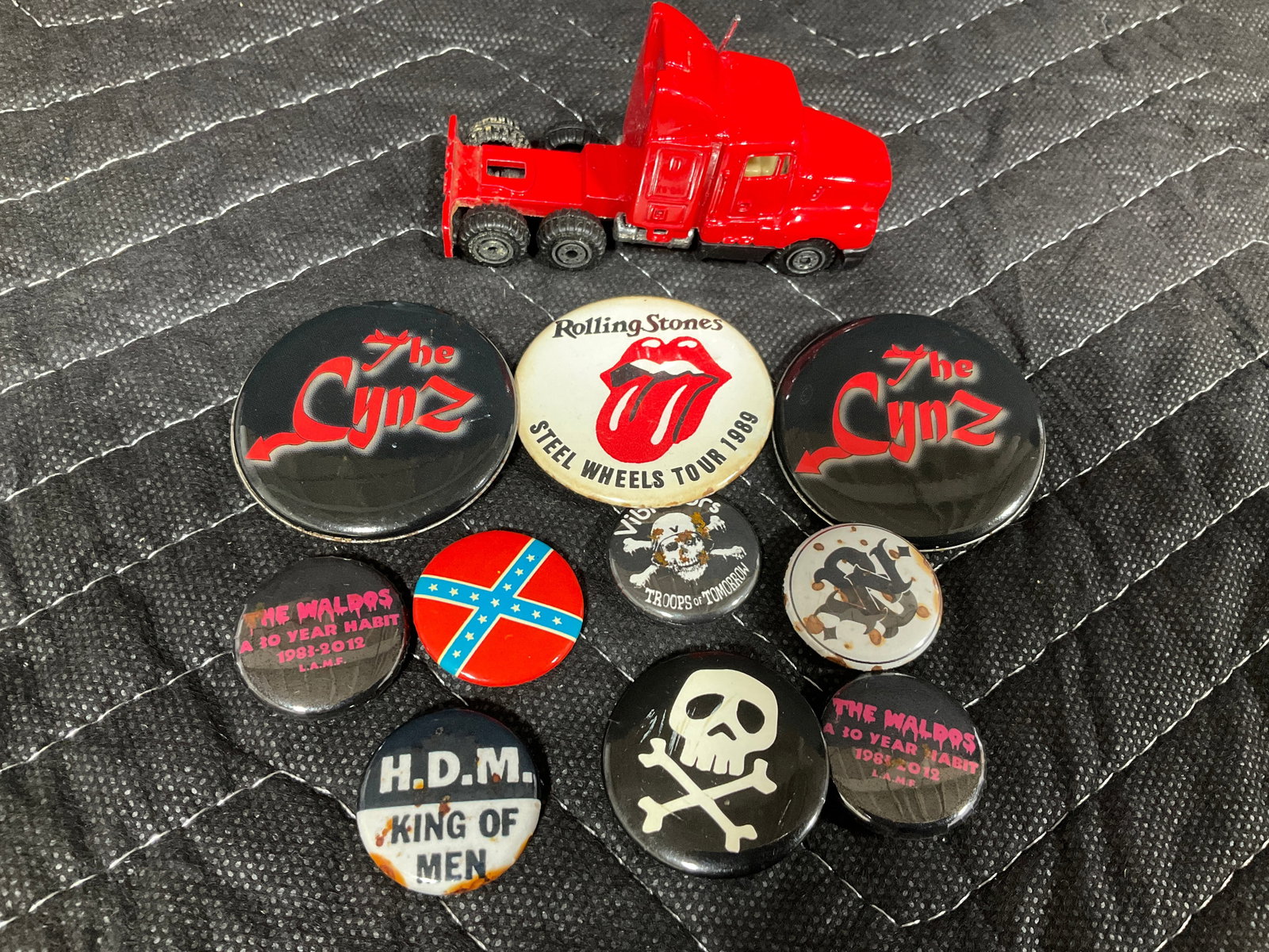Vintage rock pins and more: Vintage rock pins and more