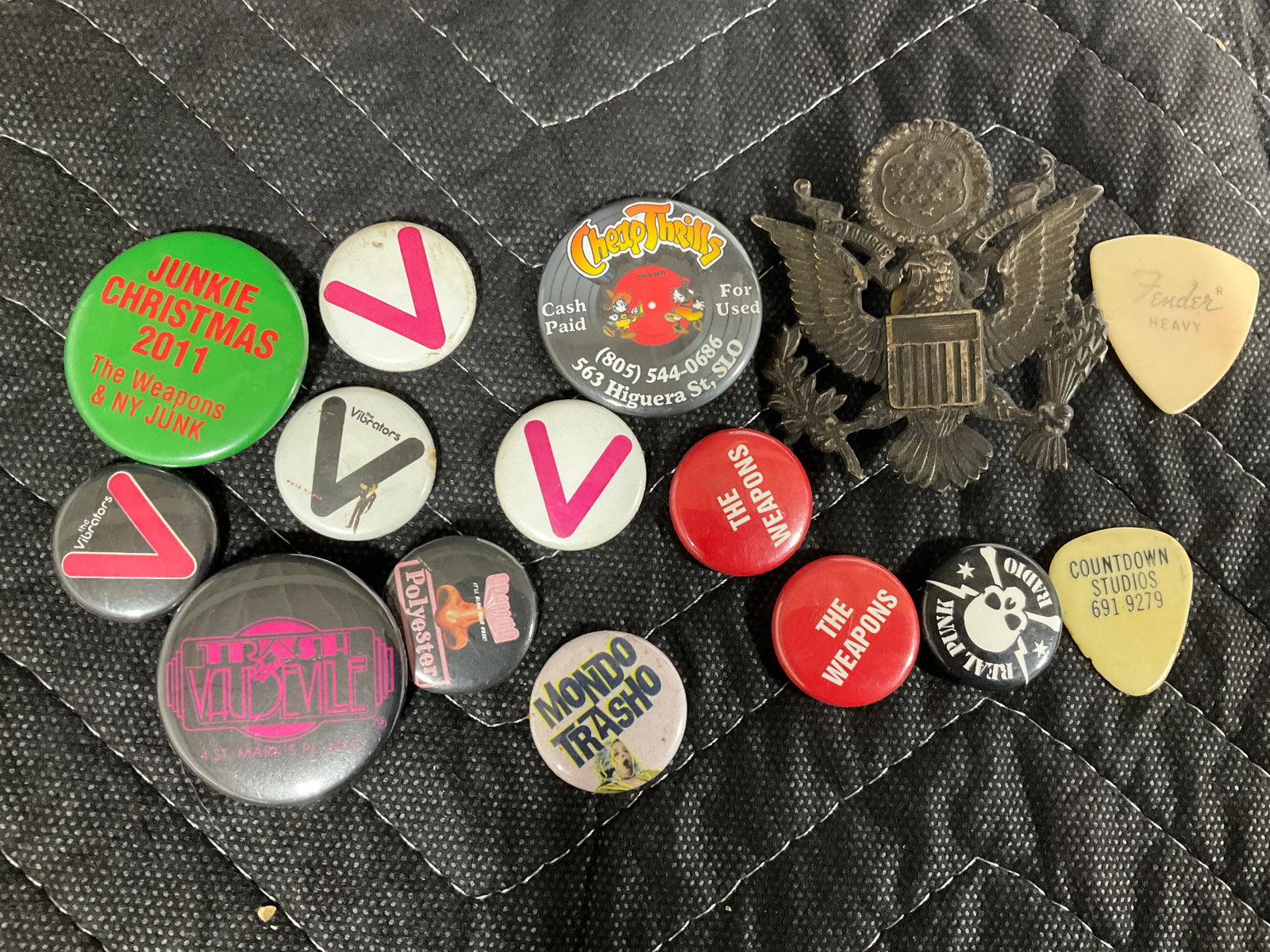 Vintage rock pins and more: Vintage rock pins and more
