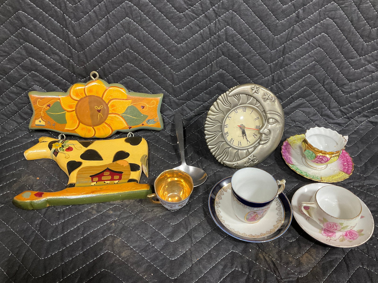 Various Ceramic Teacup/Saucer Sets, Decorative Clock, and more: Various Ceramic Teacup/Saucer Sets, Decorative Clock, and more