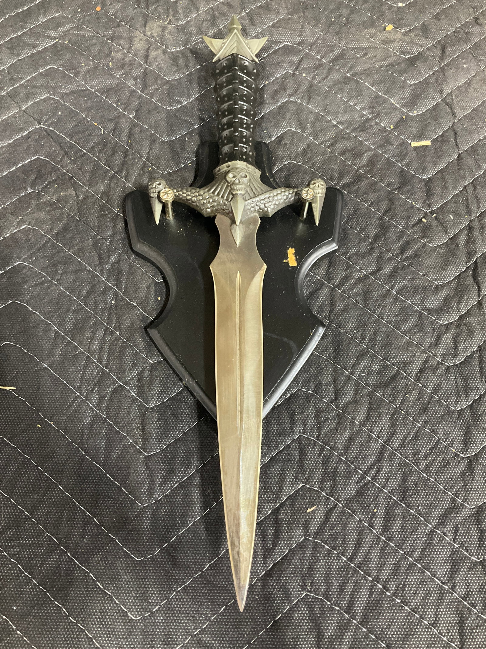 Dagger with Wall Mount (8in Blade) (1 of 1)