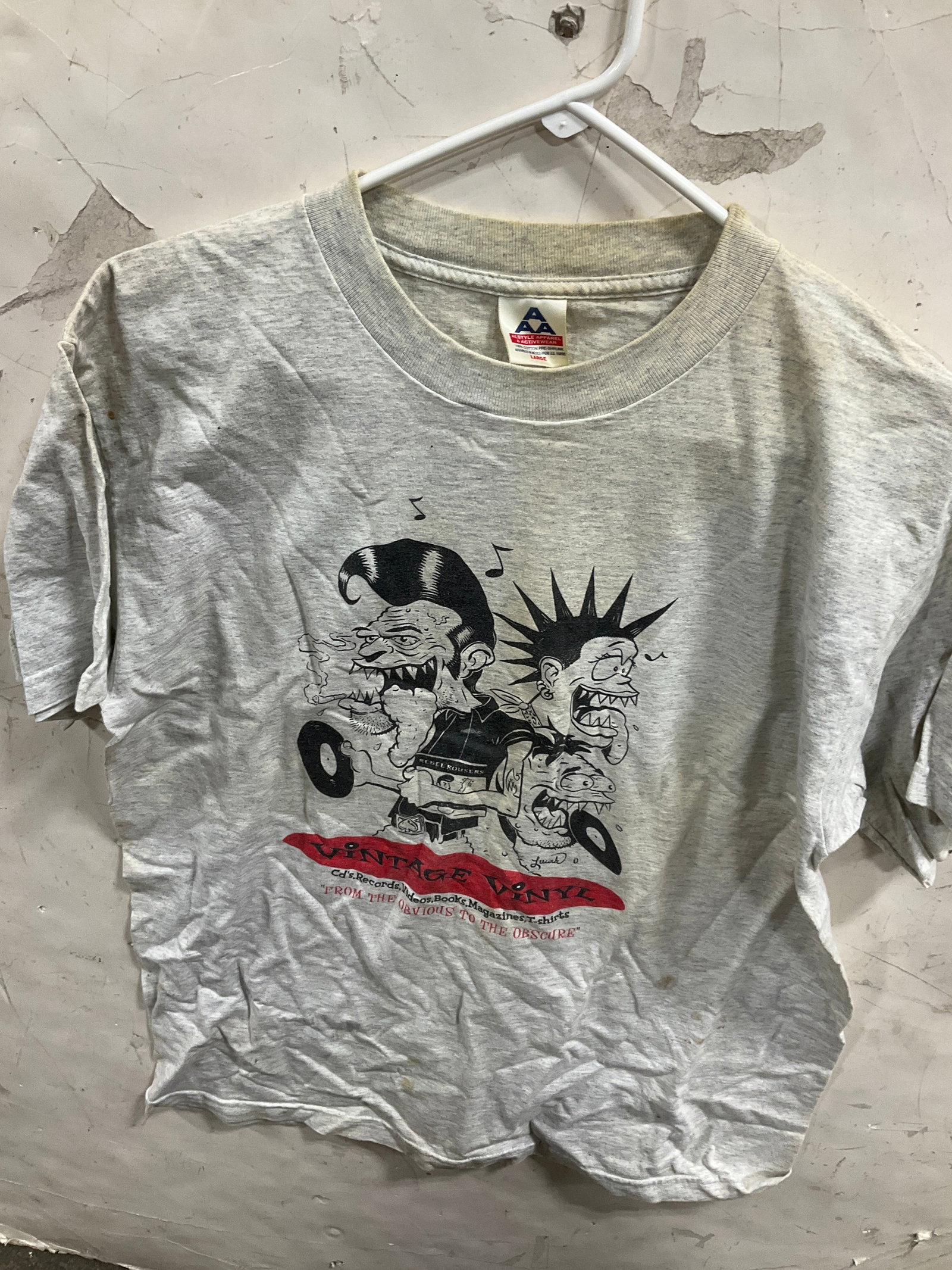 Vintge Vinyl Tshirt (Size: Large): Vintge Vinyl Tshirt (Size: Large)