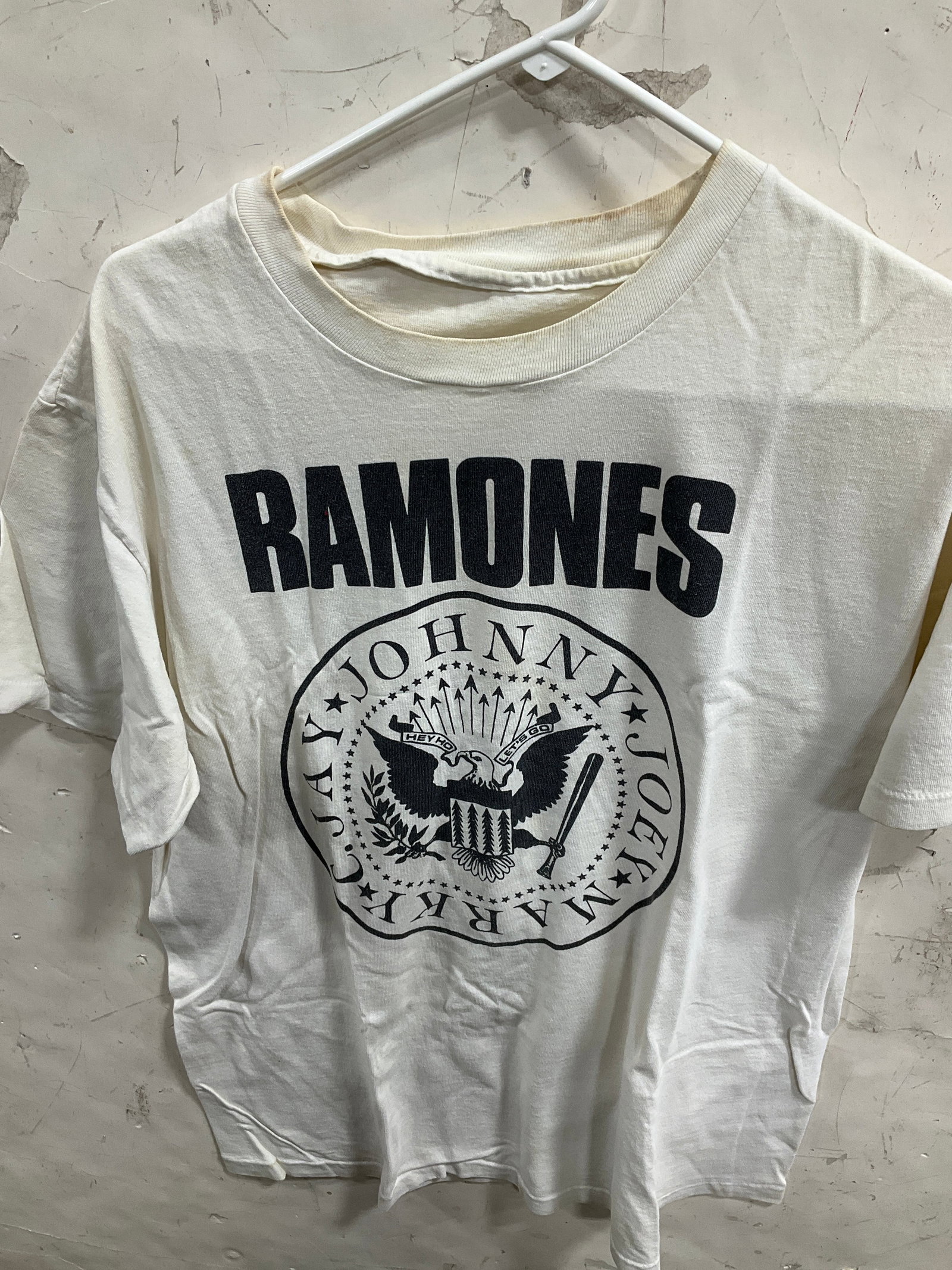 Ramones Tshirt (no size): Ramones Tshirt (no size)