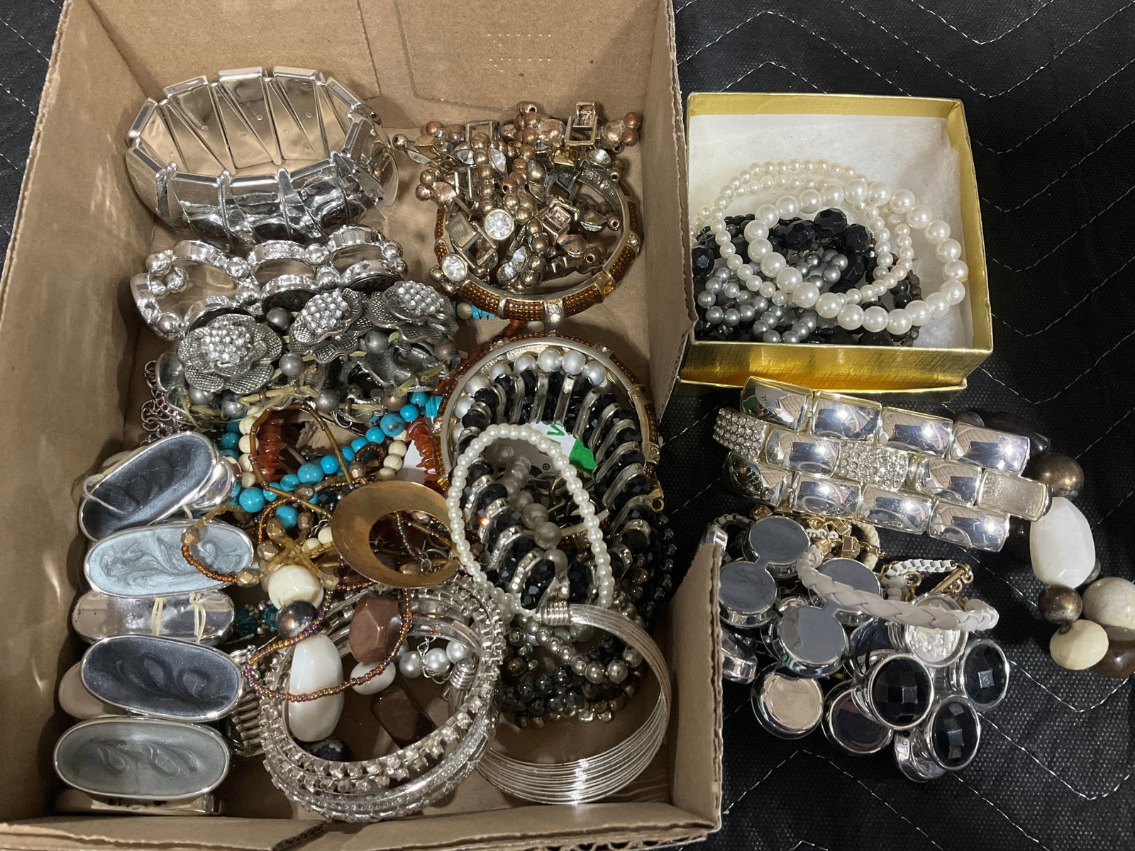 Lot of vintage bracelet costume jewelry (1 of 1)
