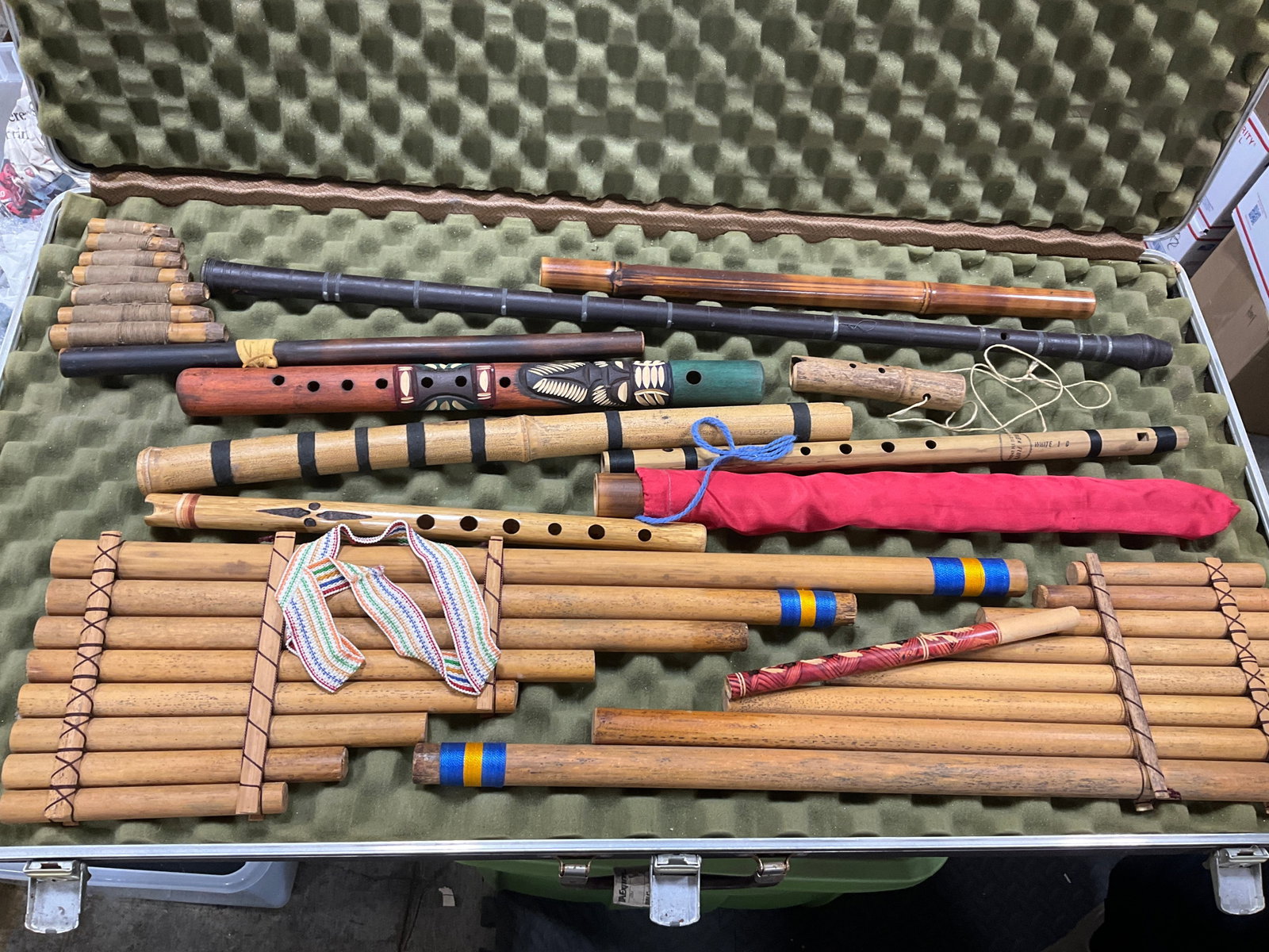 Vintage peruvian wooden instruments: Vintage peruvian wooden instruments
