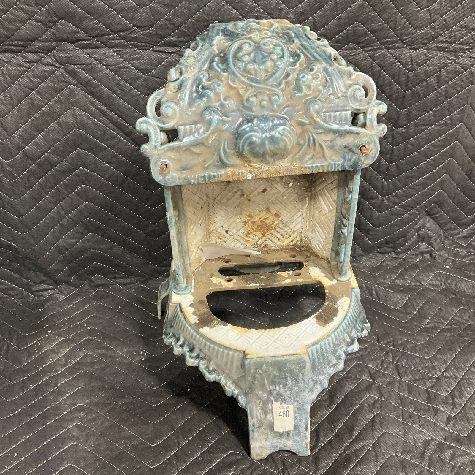 Vintage cast iron fireplace heater: Vintage cast iron fireplace heater
