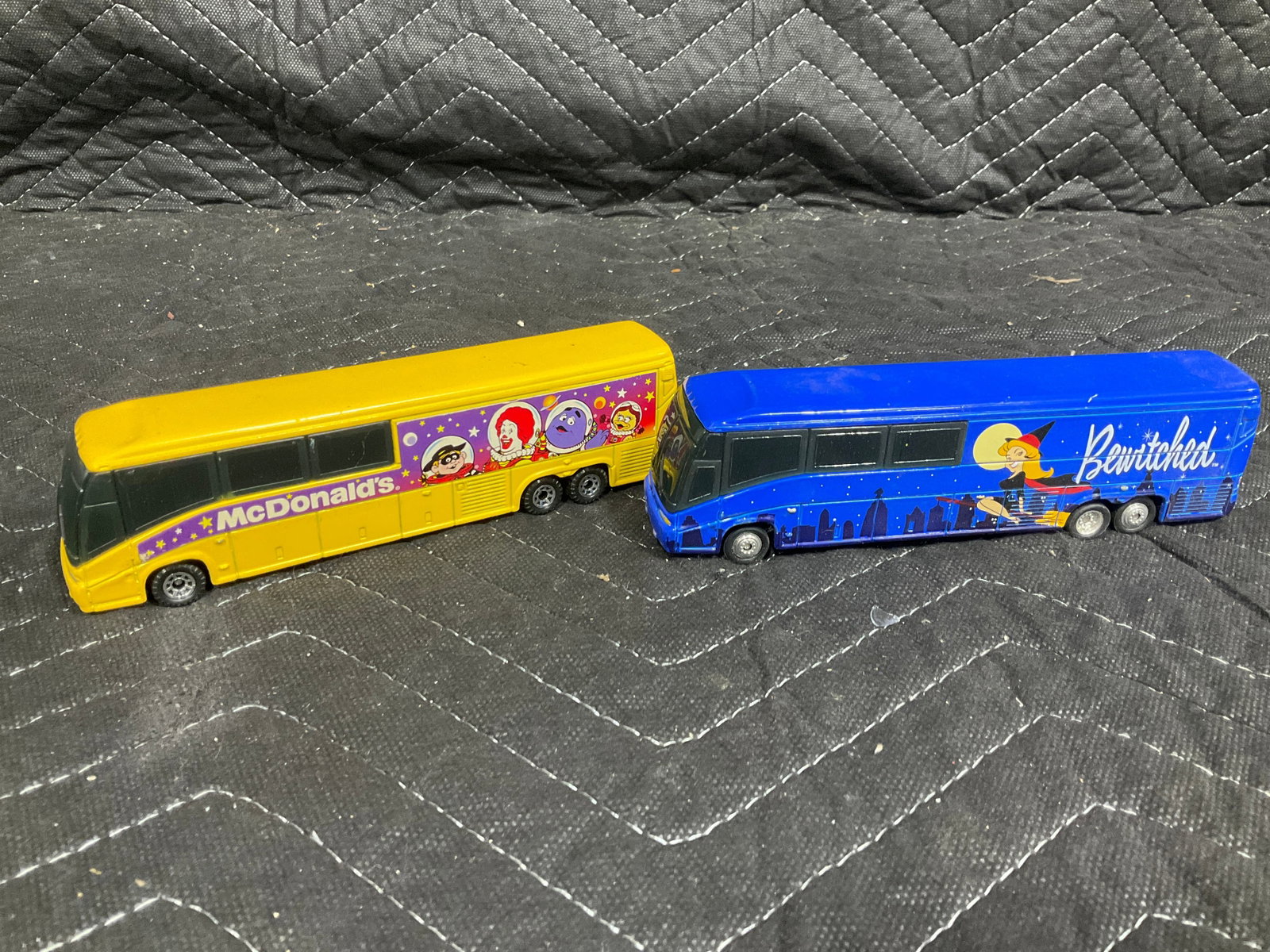1999 Matchbox buses (1 of 1)