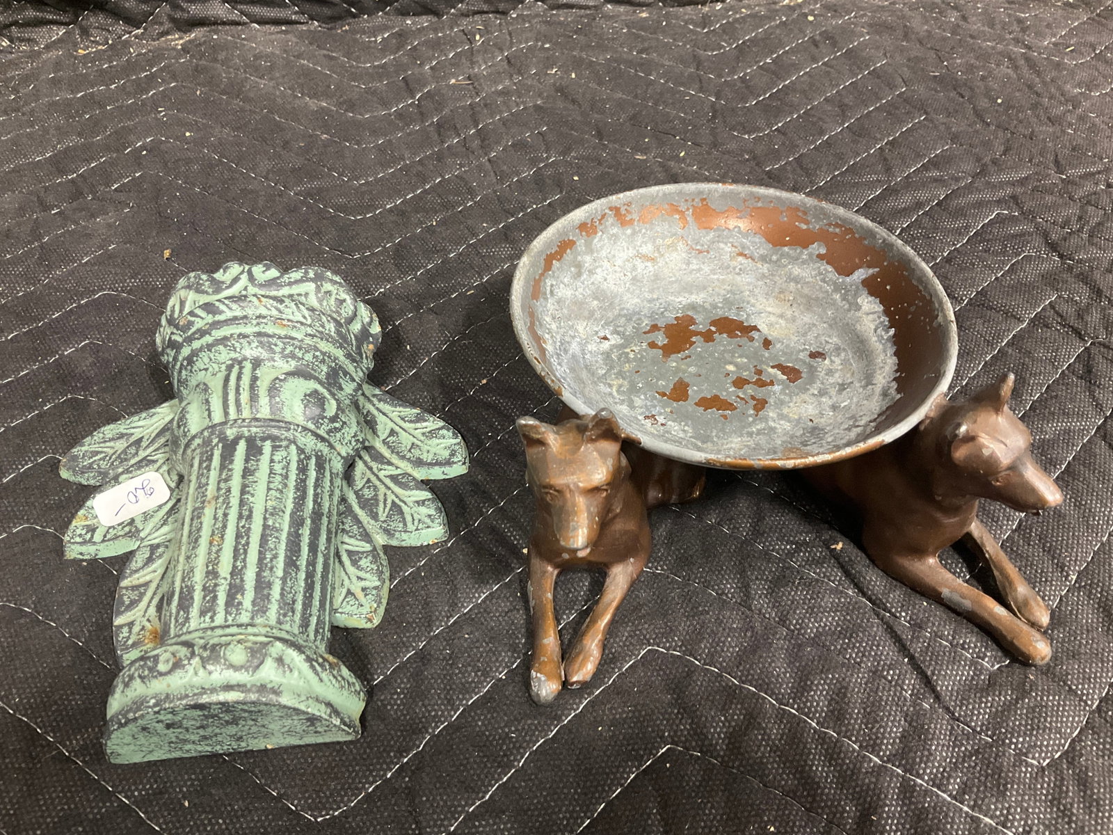 Vintage 2 dog ashtray and 1988 doorknocker (1 of 1)