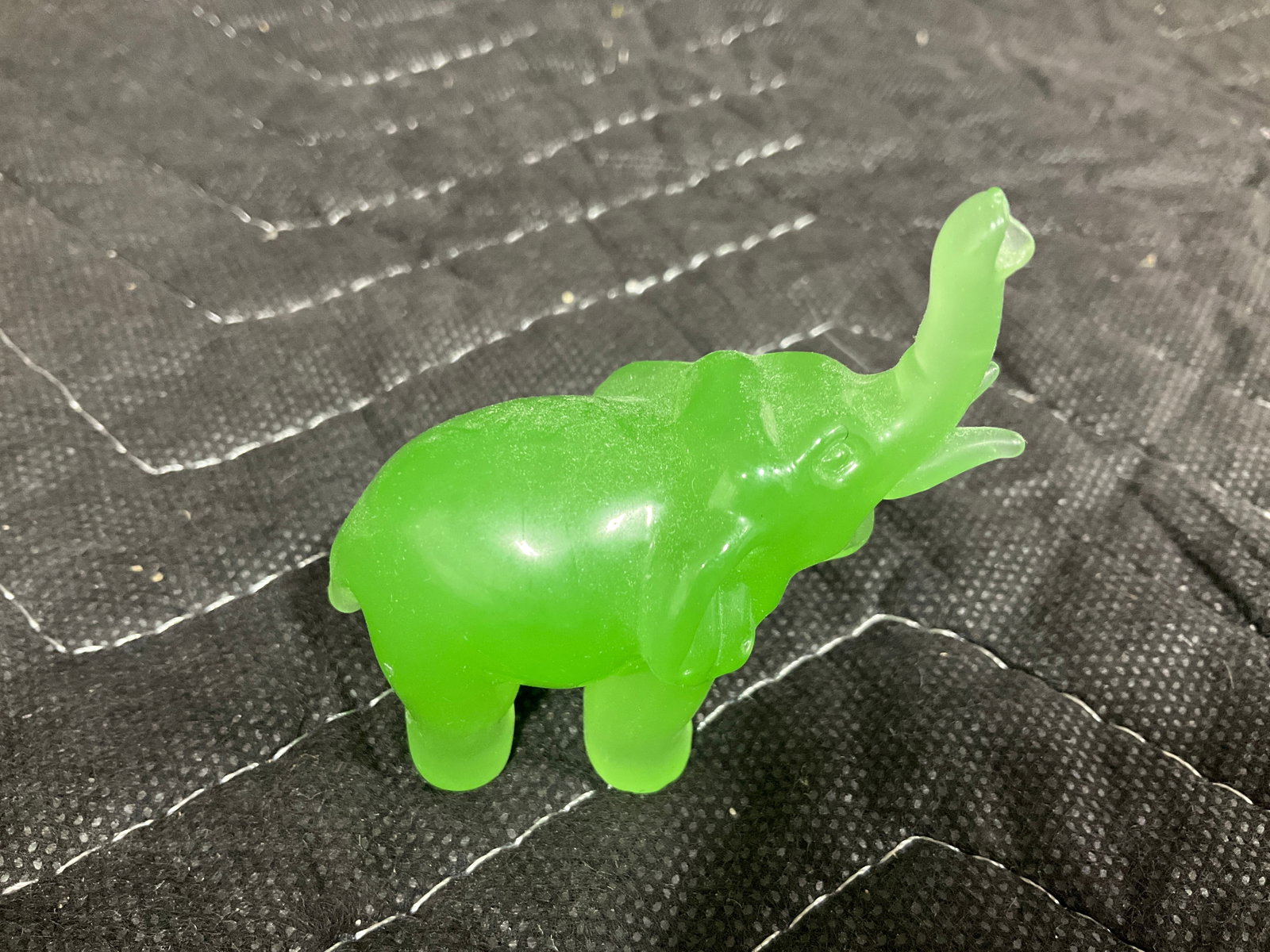 Carved Jade Elephant Figure (2.5in Tall): Carved Jade Elephant Figure (2.5in Tall)