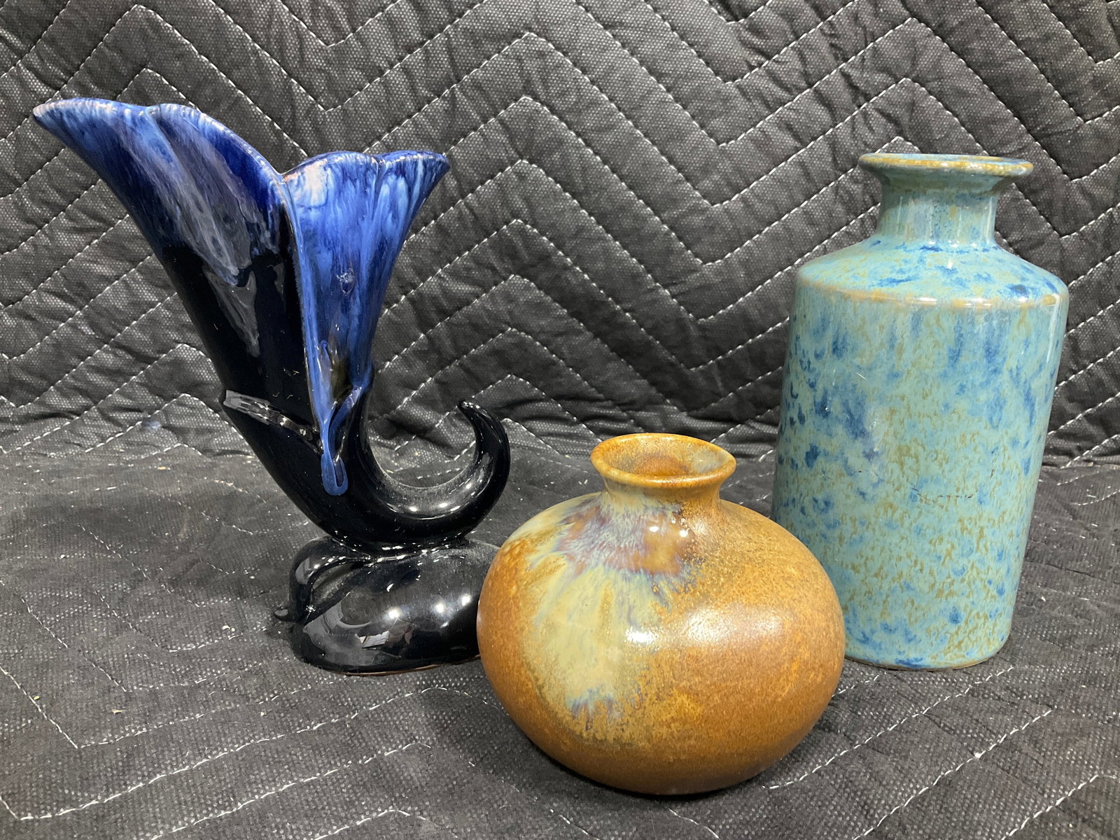 Various Pottery Vases (Tallest - 6in): Various Pottery Vases (Tallest - 6in)