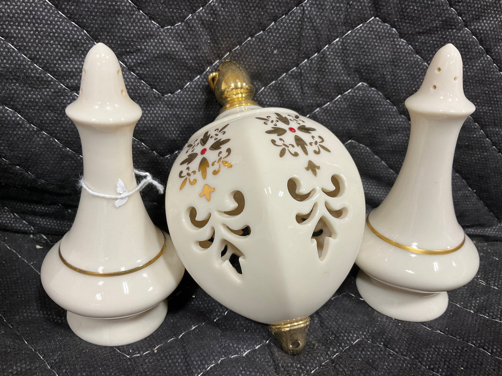 Lenox Pepper/Salt Shaker, and more (1 of 1)