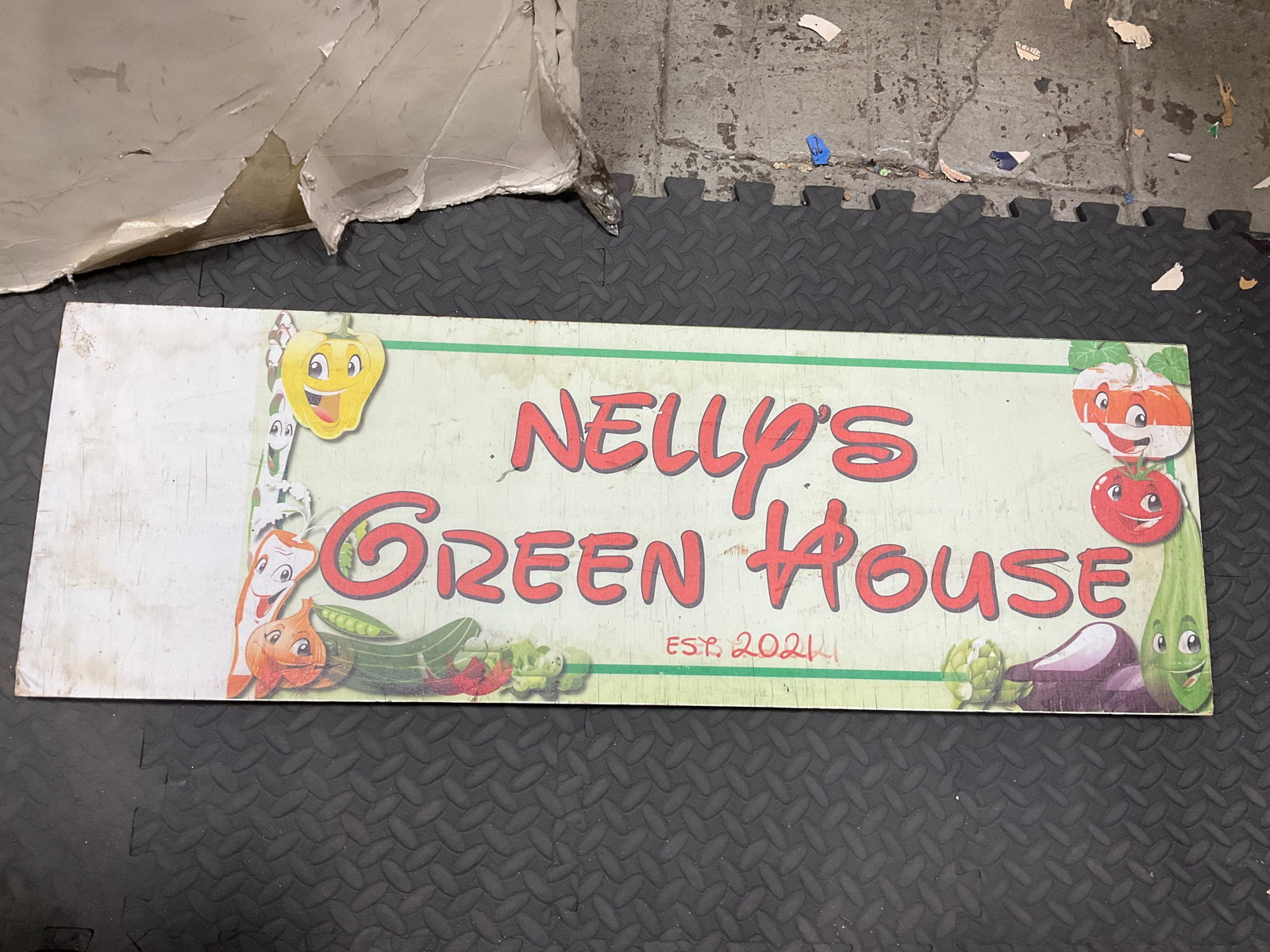 Wooden Nellys Greenhouse Sign Decor (12inx36in): Wooden Nellys Greenhouse Sign Decor (12inx36in)
