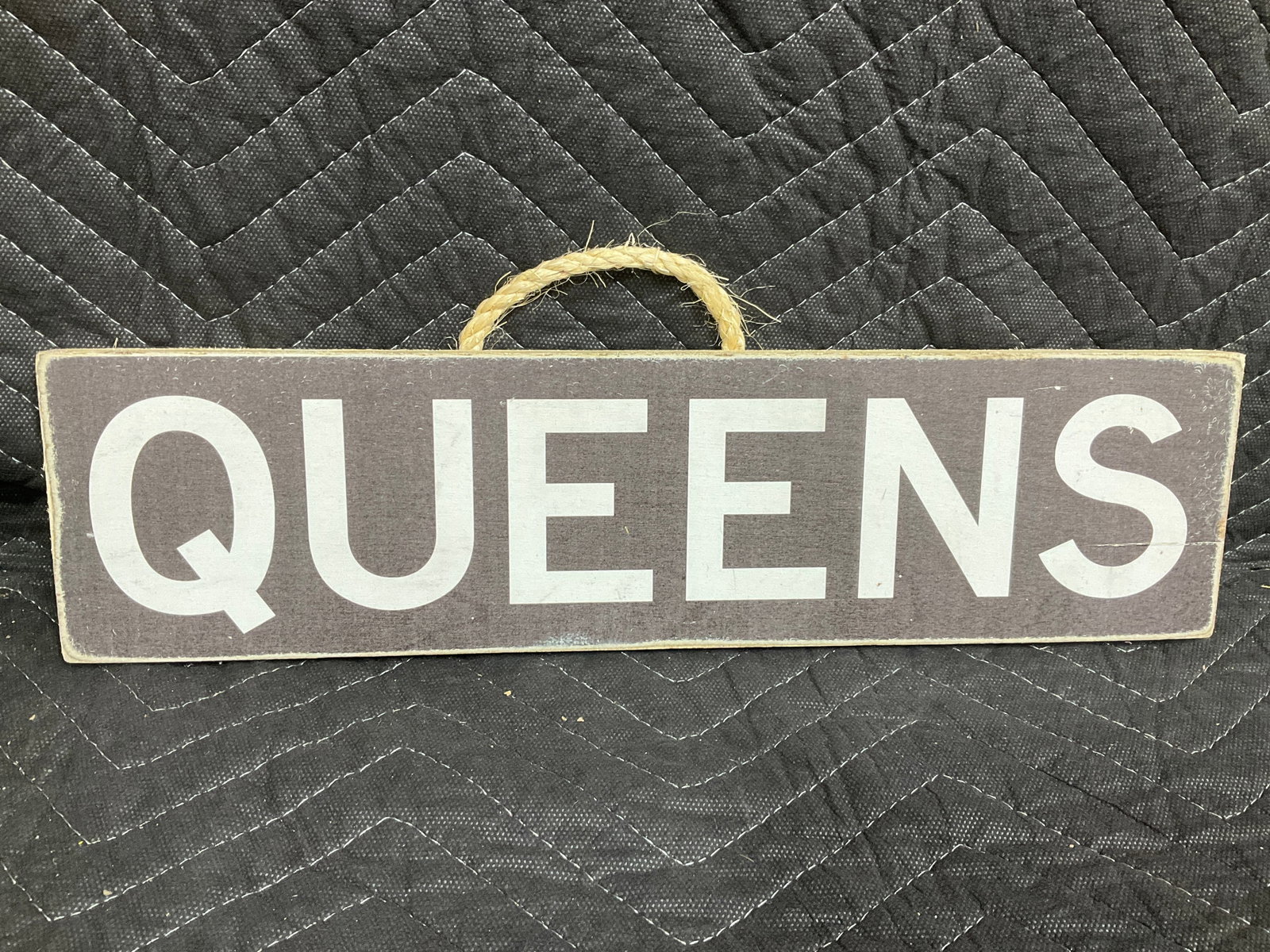 Wooden Queens Sign Decor (4inx16in): Wooden Queens Sign Decor (4inx16in)