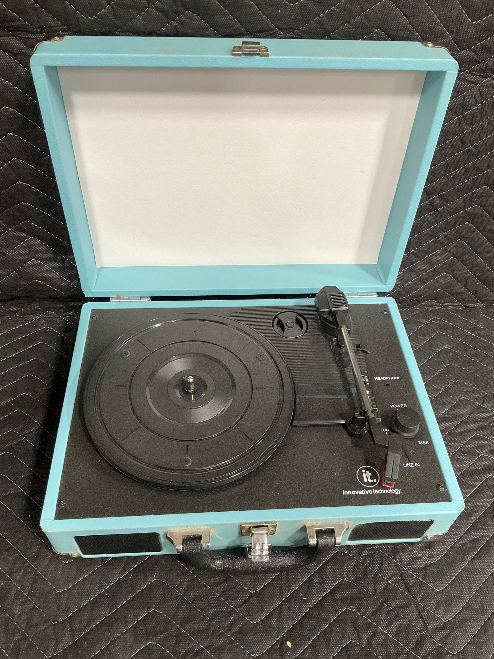 Innovative Technology Record Player (1 of 1)