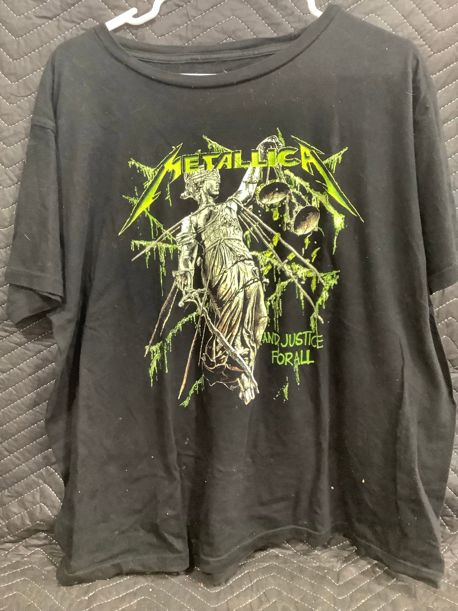 Metallica Tshirt (Size: XL): Metallica Tshirt (Size: XL)