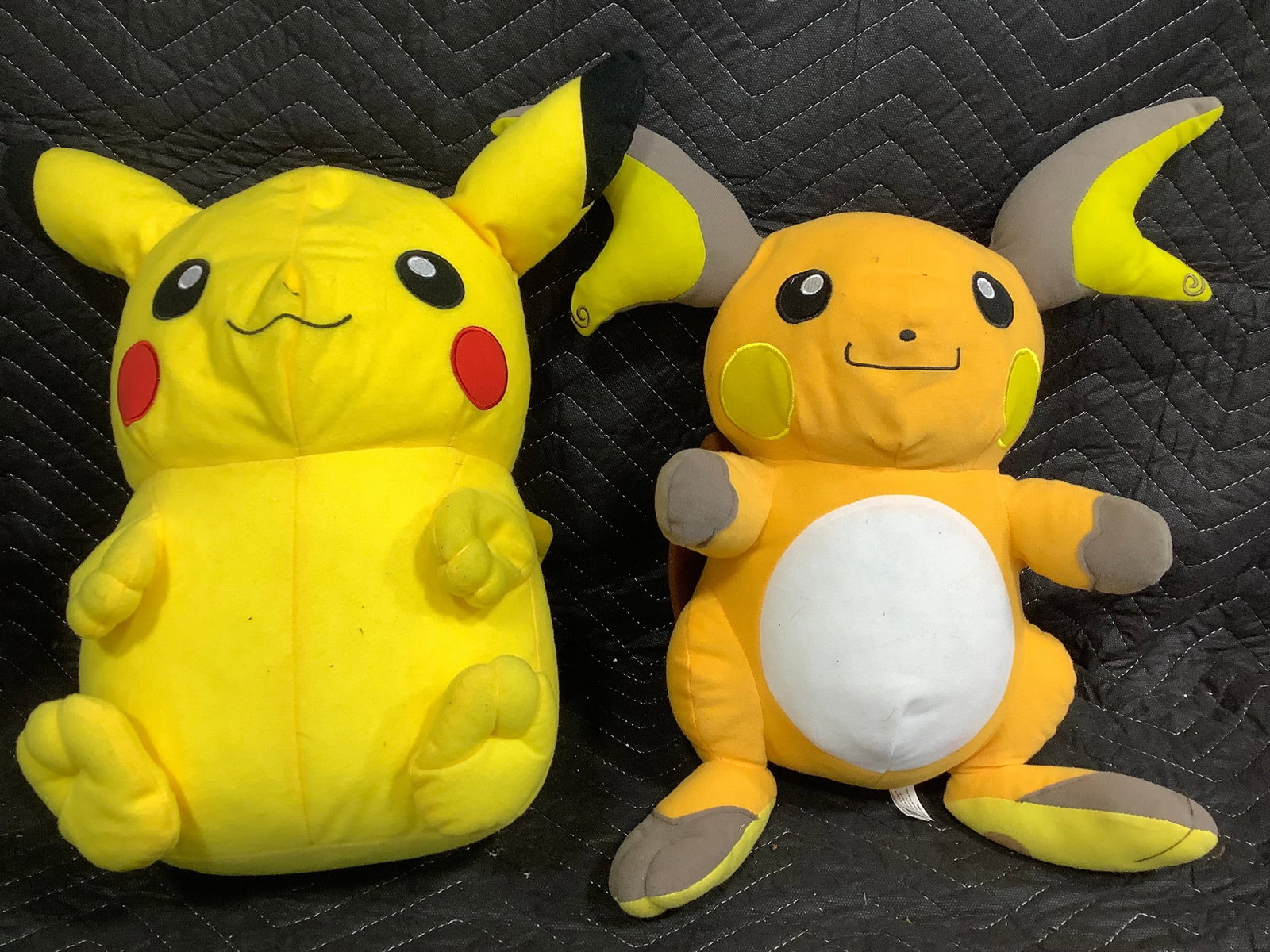 Pokemon Stuffed Animals - Raichu/Pikachu: Pokemon Stuffed Animals - Raichu/Pikachu