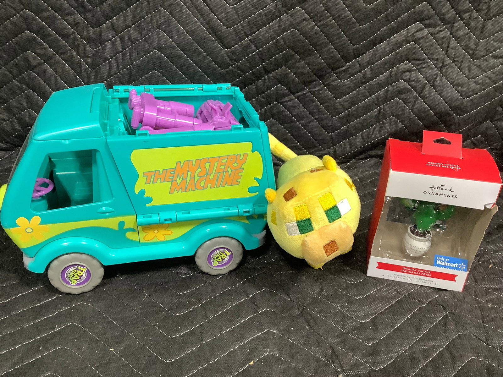 Mystery Machine Toy, Hallmark Ornament, and more: Mystery Machine Toy, Hallmark Ornament, and more