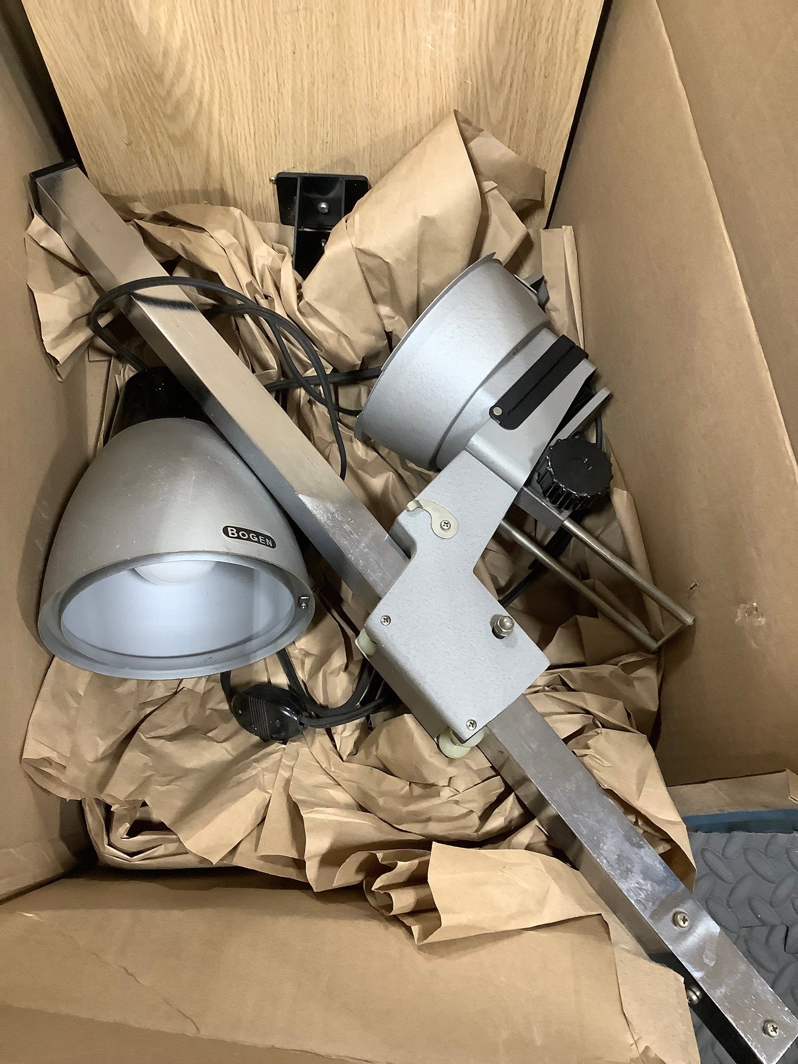 Bogen light fixture (1 of 1)