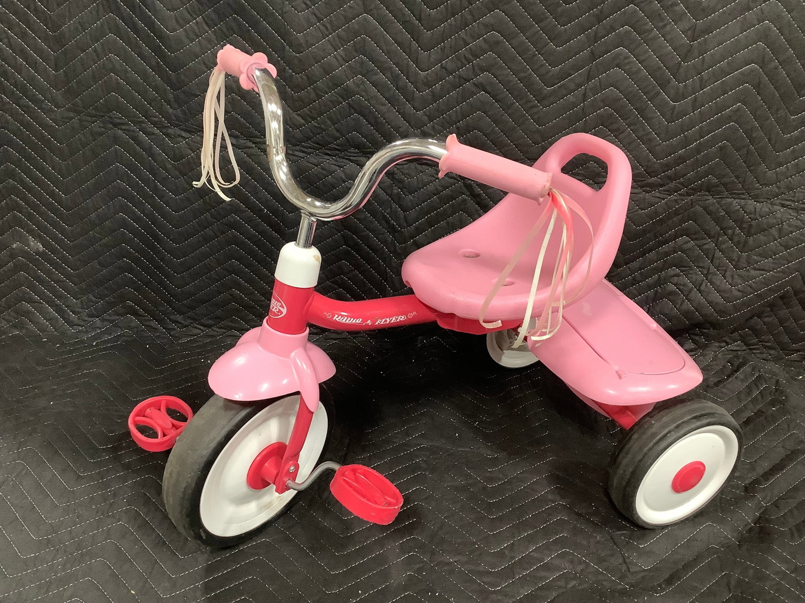 Radio Flyer childrens tricycle (1 of 1)