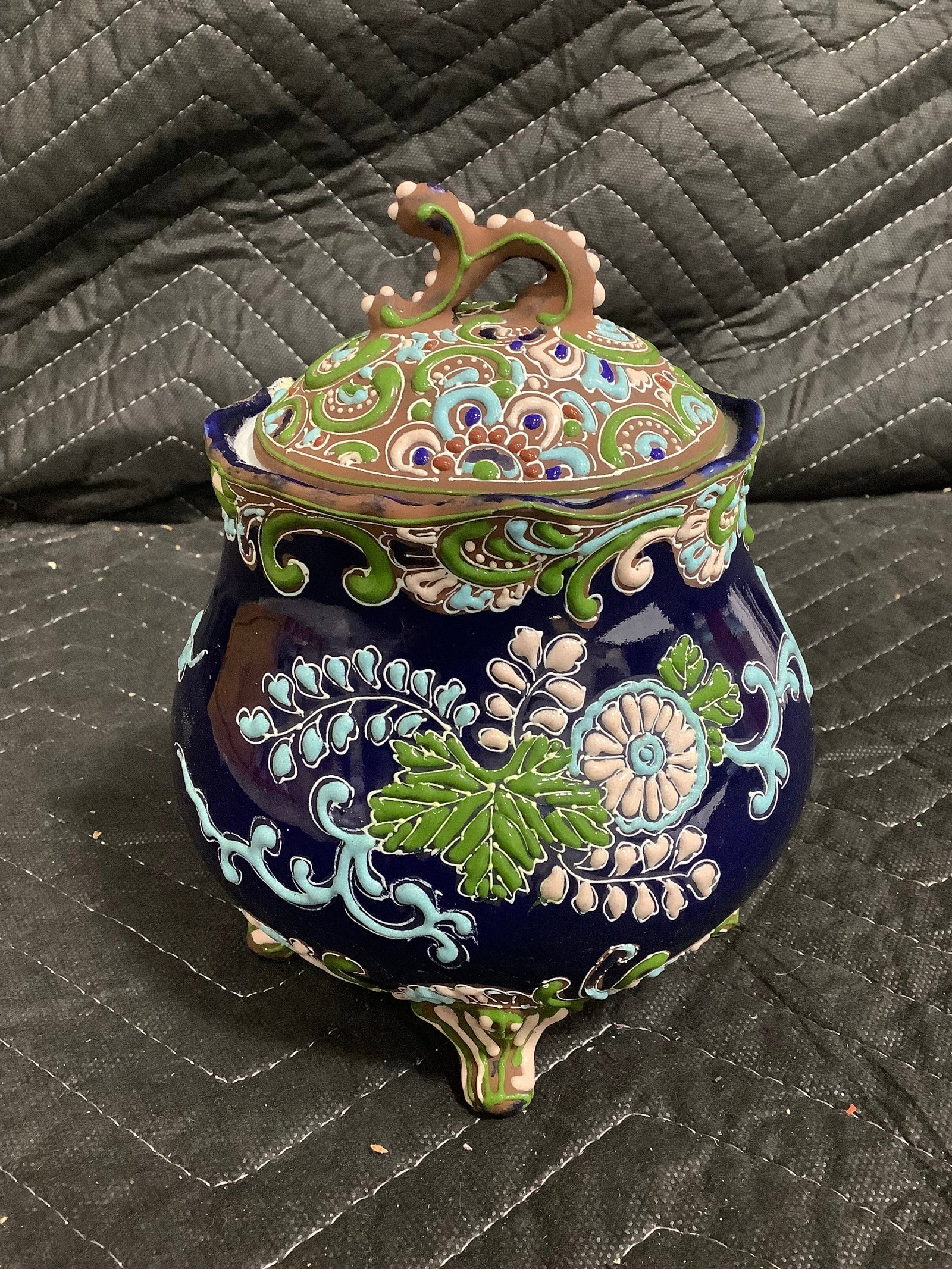 Lidded biscuit jar(7in tall) (1 of 1)