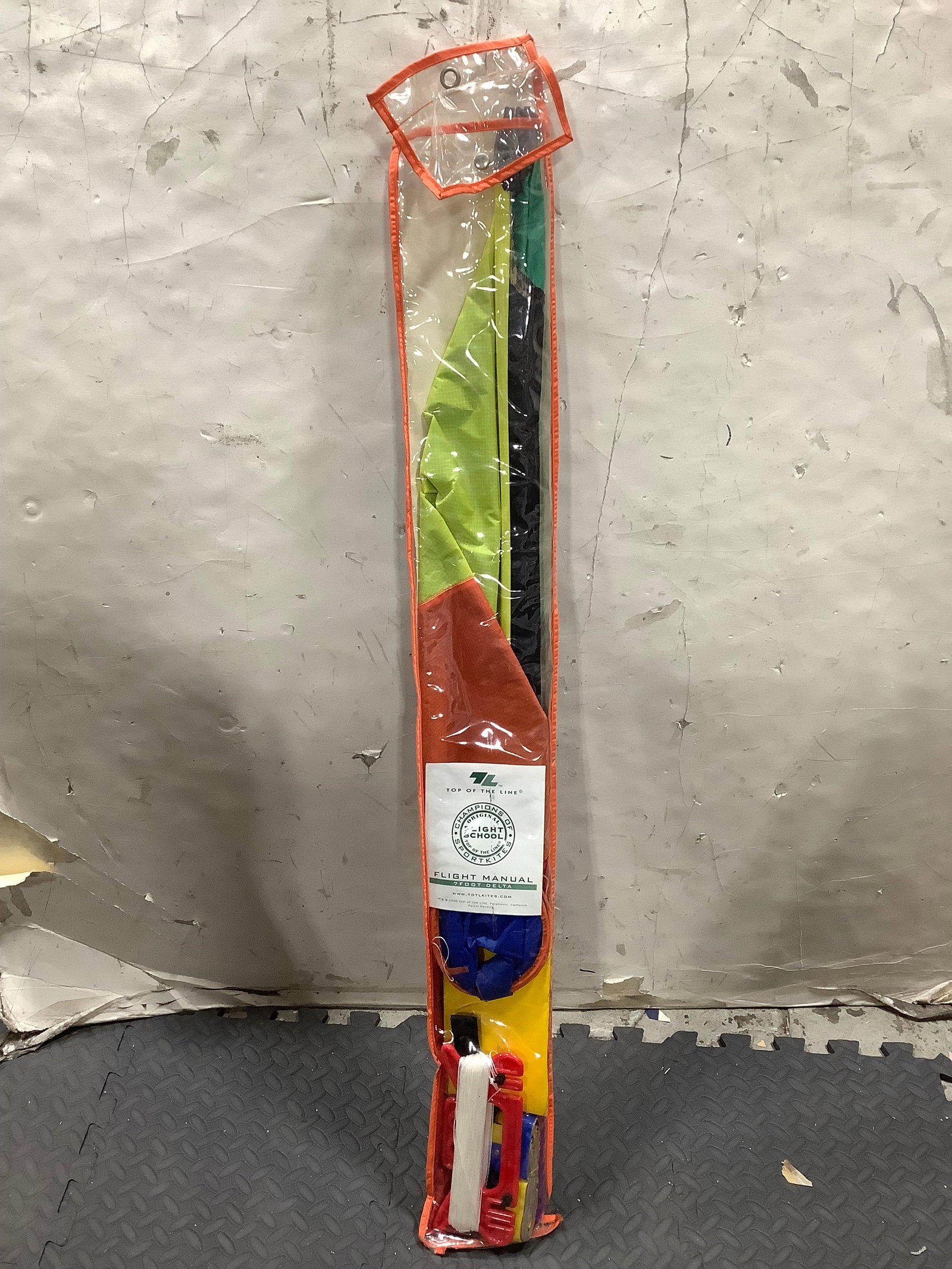 Top of the Line 7' delta wing kite*new in package* (1 of 1)