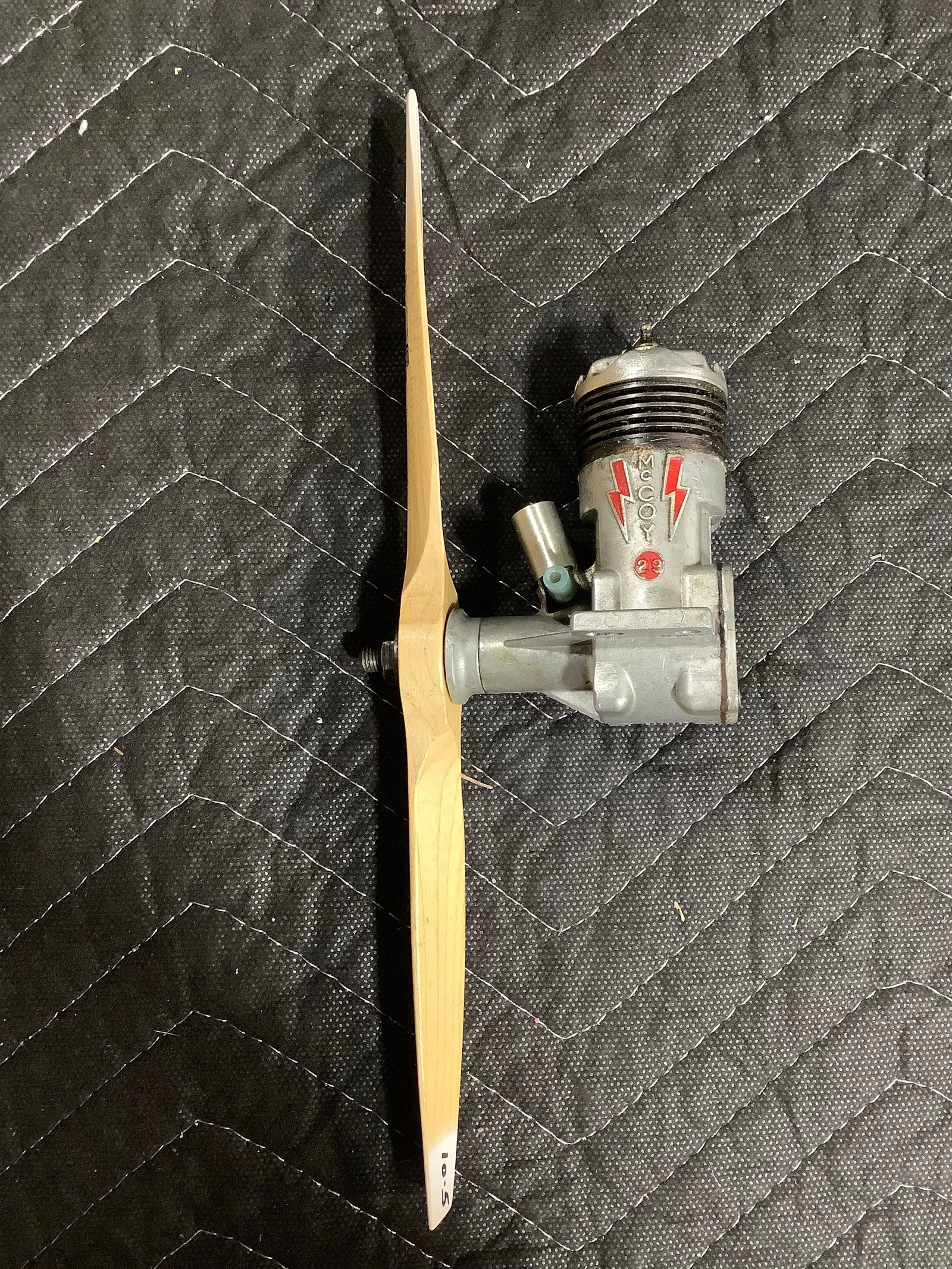 McCoy 29 model airplane engine(untested) (1 of 1)