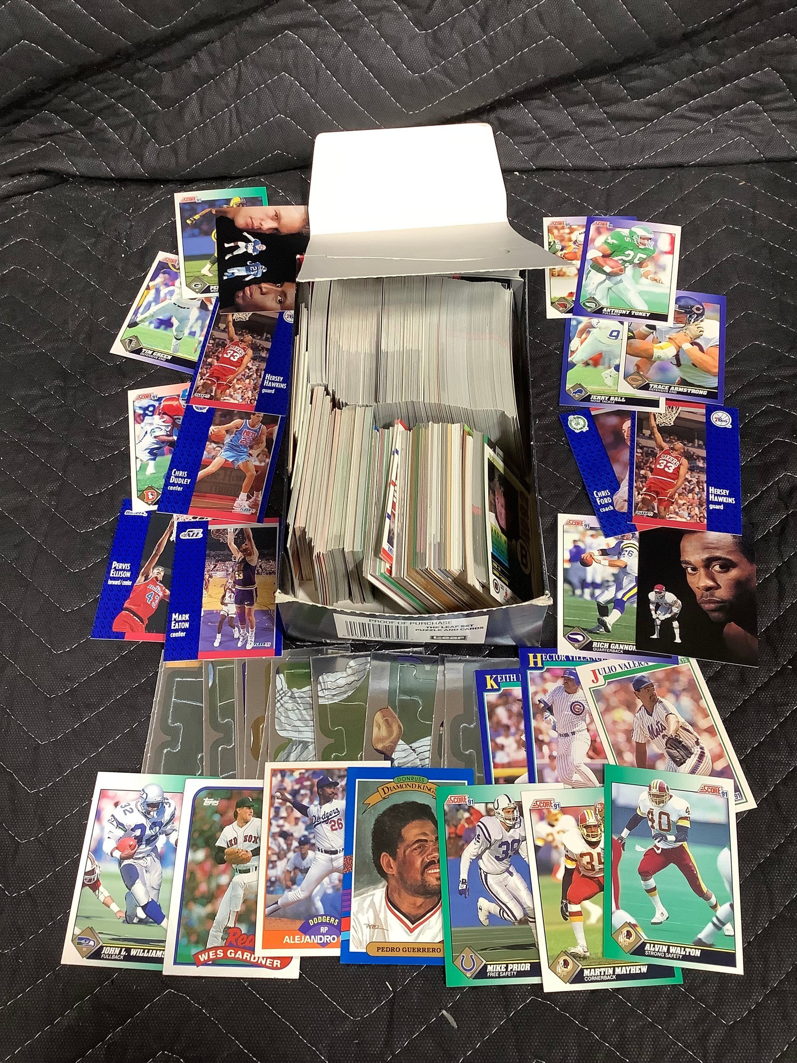 Various sports cards: Various sports cards