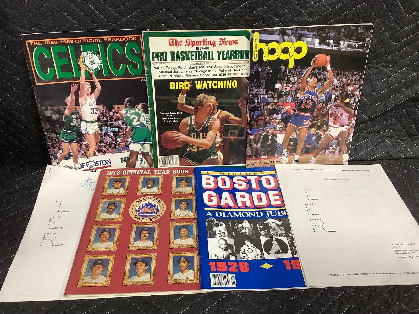 1973 Mets yearbook, sports magazines, and more: 1973 Mets yearbook, sports magazines, and more