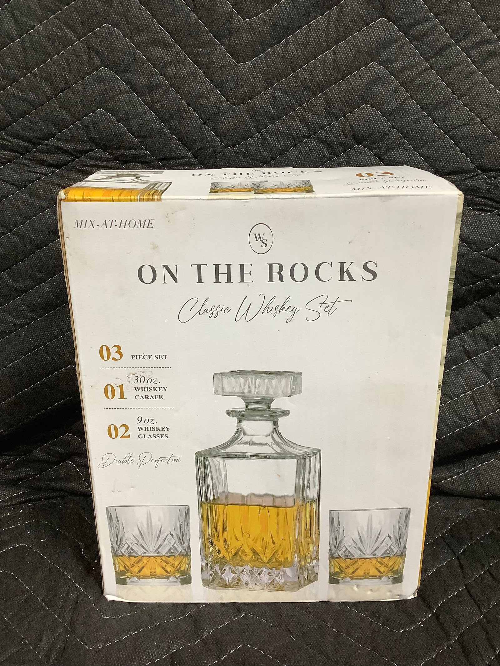 On the Rocks Classic whiskey set*new in box*: On the Rocks Classic whiskey set*new in box*