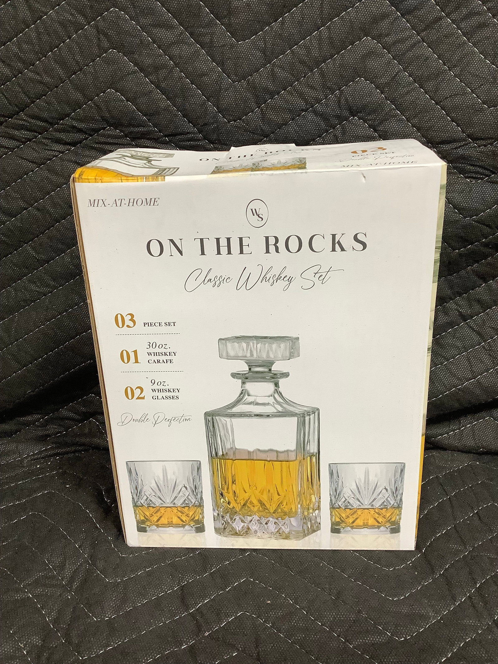 On the Rocks Classic whiskey set*new in box*: On the Rocks Classic whiskey set*new in box*