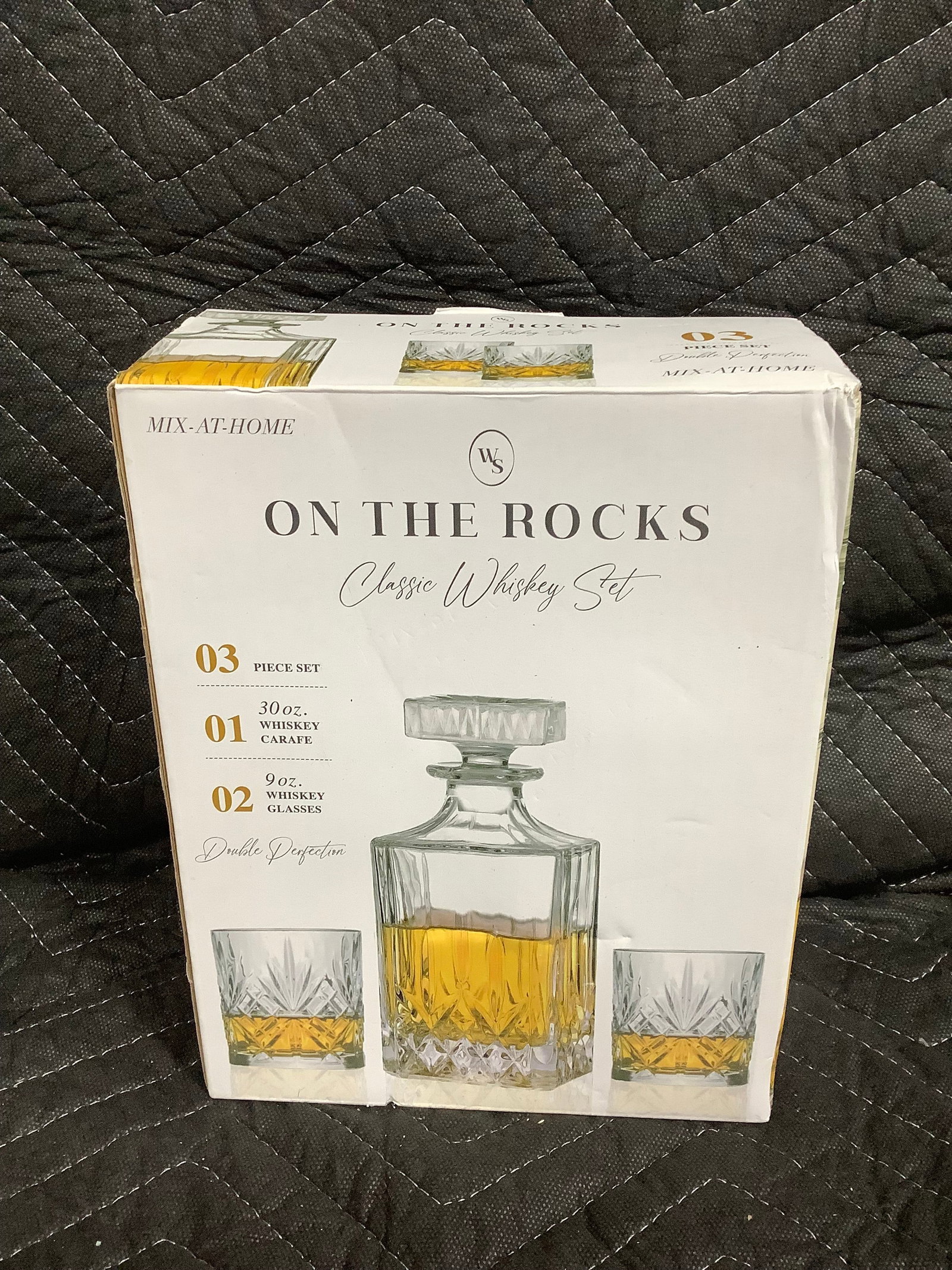 On the Rocks Classic whiskey set*new in box*: On the Rocks Classic whiskey set*new in box*
