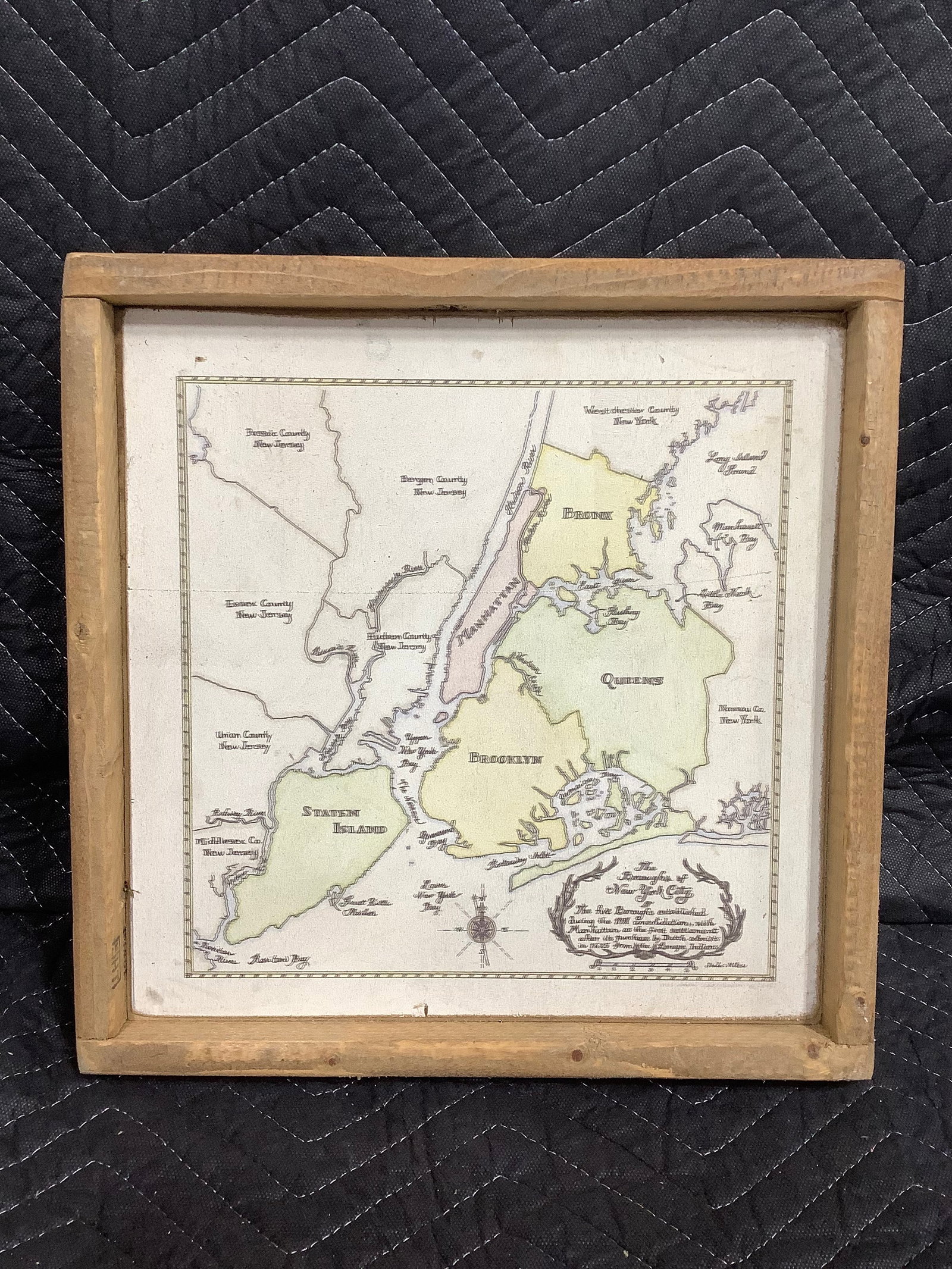 The Borough of New York City wall decor(13.5inx13.5in): The Borough of New York City wall decor(13.5inx13.5in)