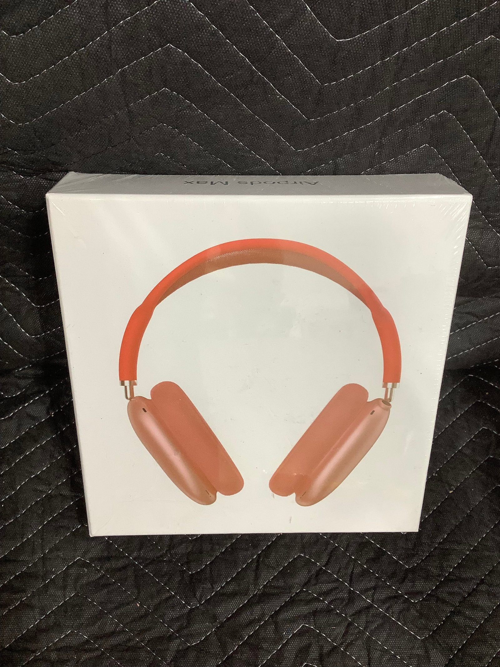 Airpods Max red*sealed, unauthenticated*: Airpods Max red*sealed, unauthenticated*
