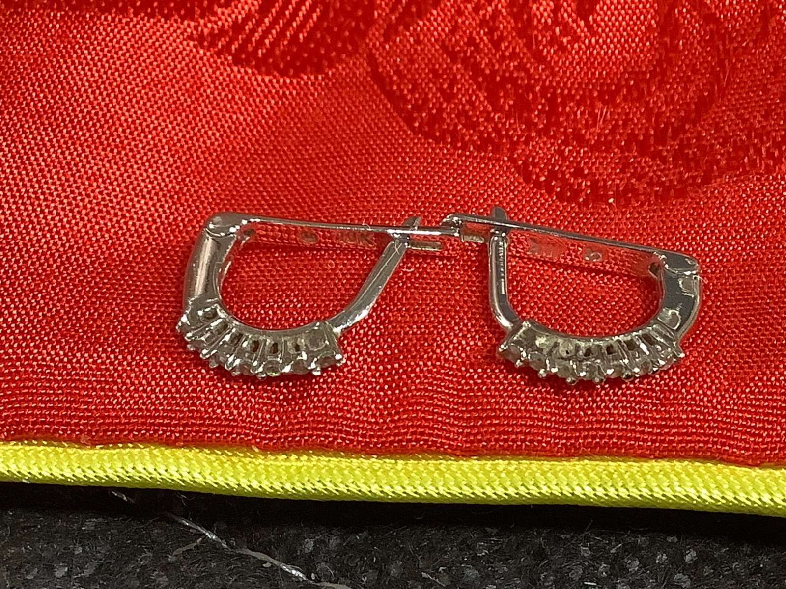 Lever back 10kt diamond earrings: Lever back 10kt diamond earrings