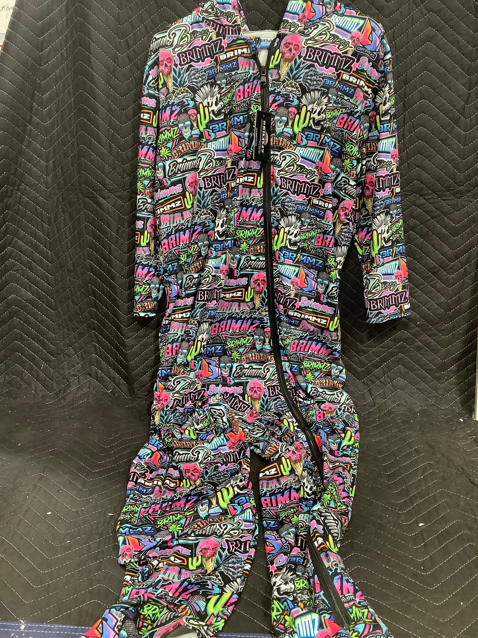 Brimmz Zipper Romper (Size: Small): Brimmz Zipper Romper (Size: Small)