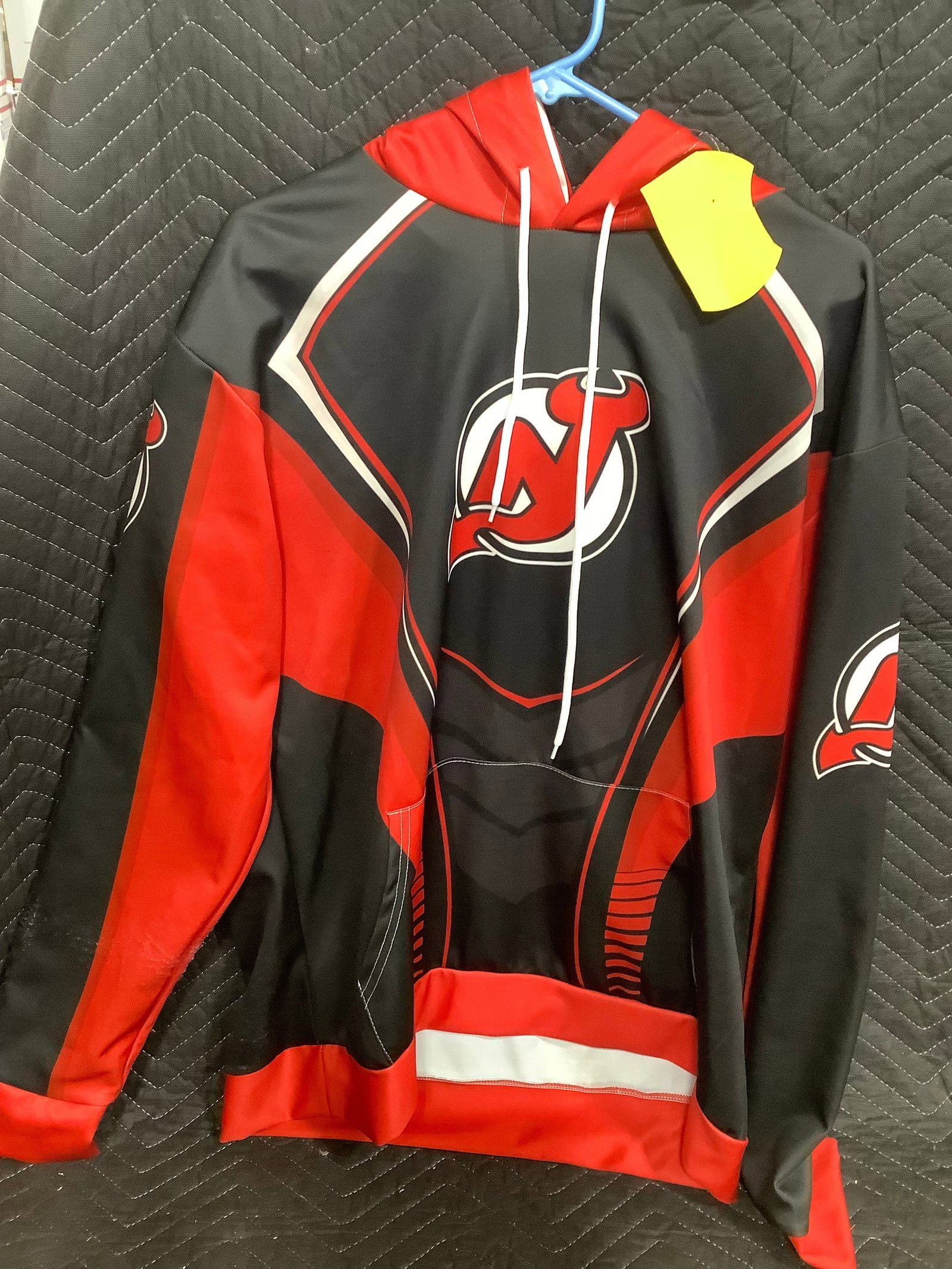 NJ Devils Hooded Sweatshirt (Size: XL): NJ Devils Hooded Sweatshirt (Size: XL)