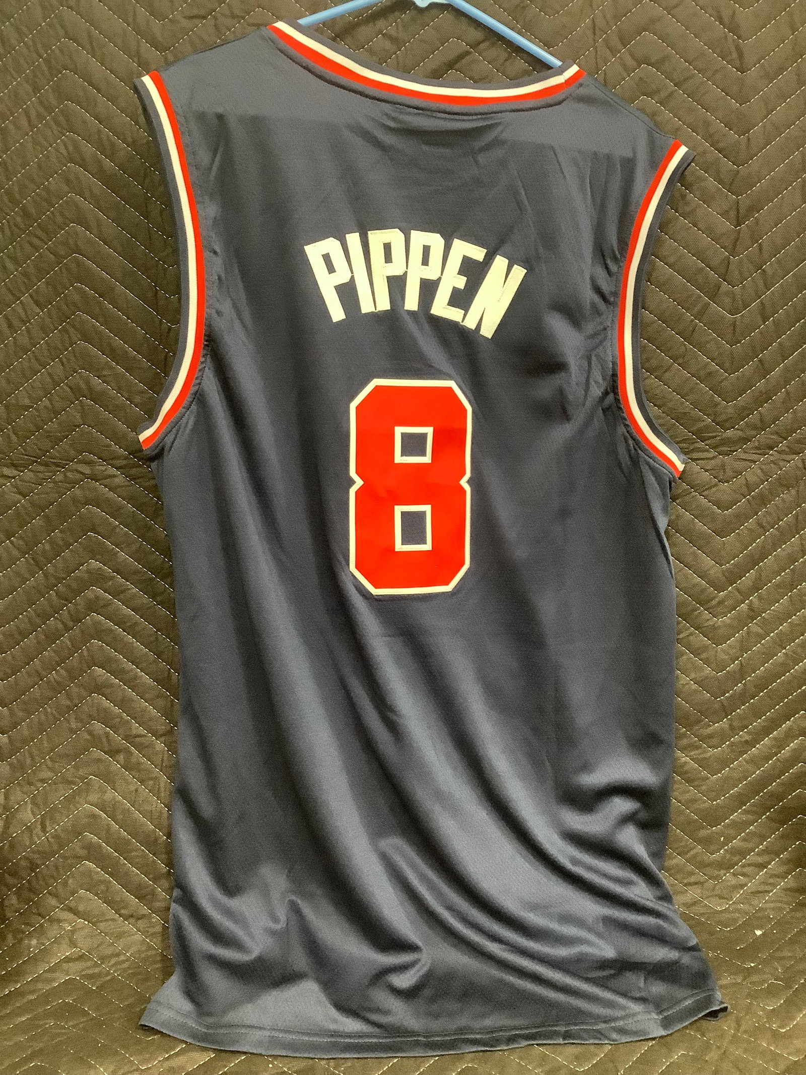 Pippen #8 Sports Jersey (size: XXL): Pippen #8 Sports Jersey (size: XXL)