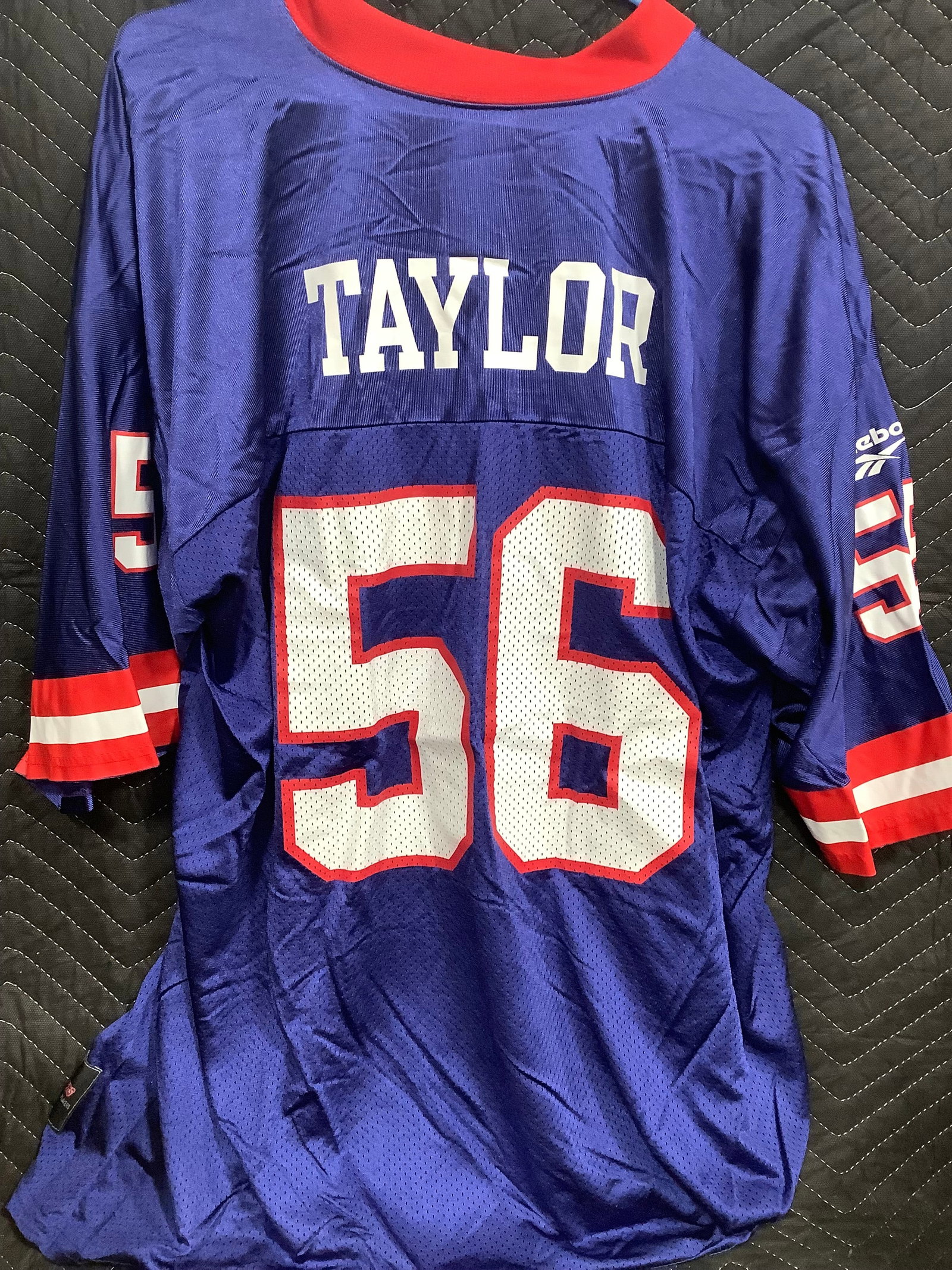NY Giants Taylor #56 Sports Jersey (Size: XL) (1 of 1)