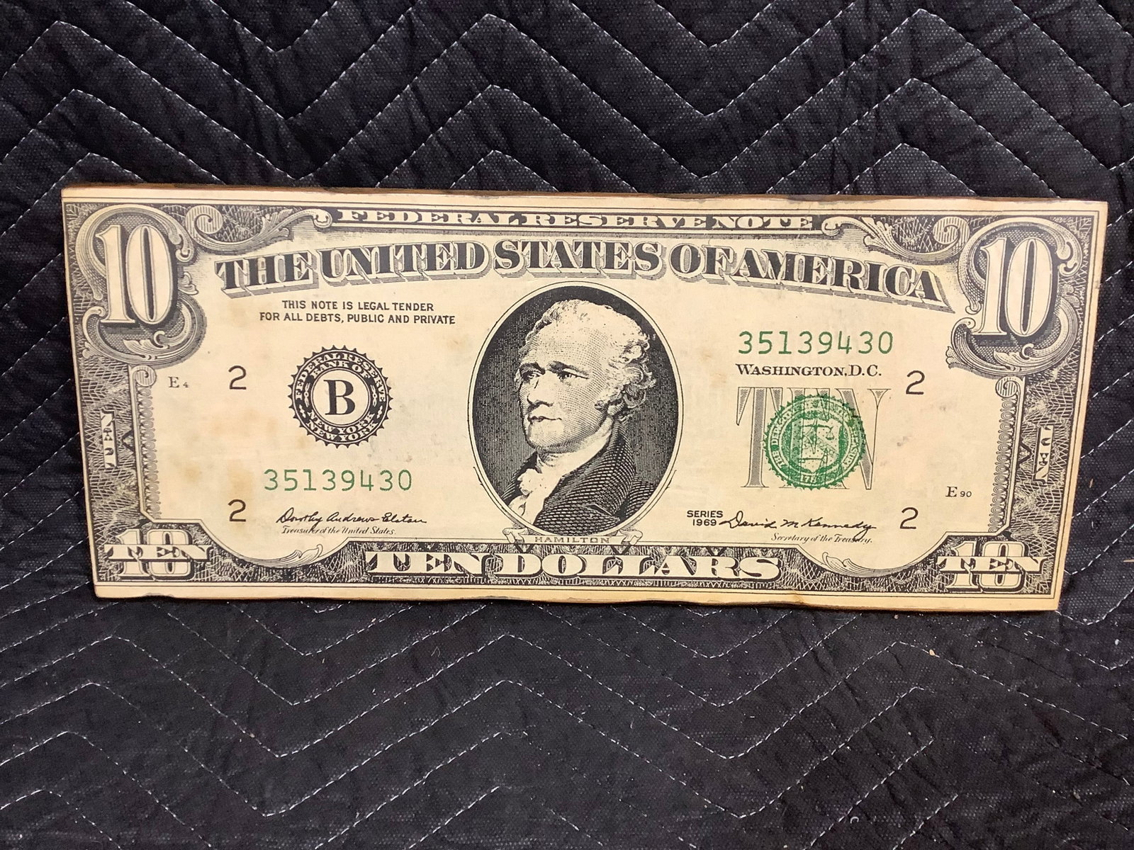 Wooden Ten Dollar Bill Sign Decor (7inx16in): Wooden Ten Dollar Bill Sign Decor (7inx16in)