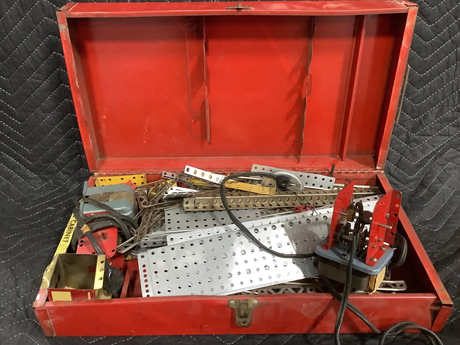 Vintage Gilberts Tool Chest (1 of 1)