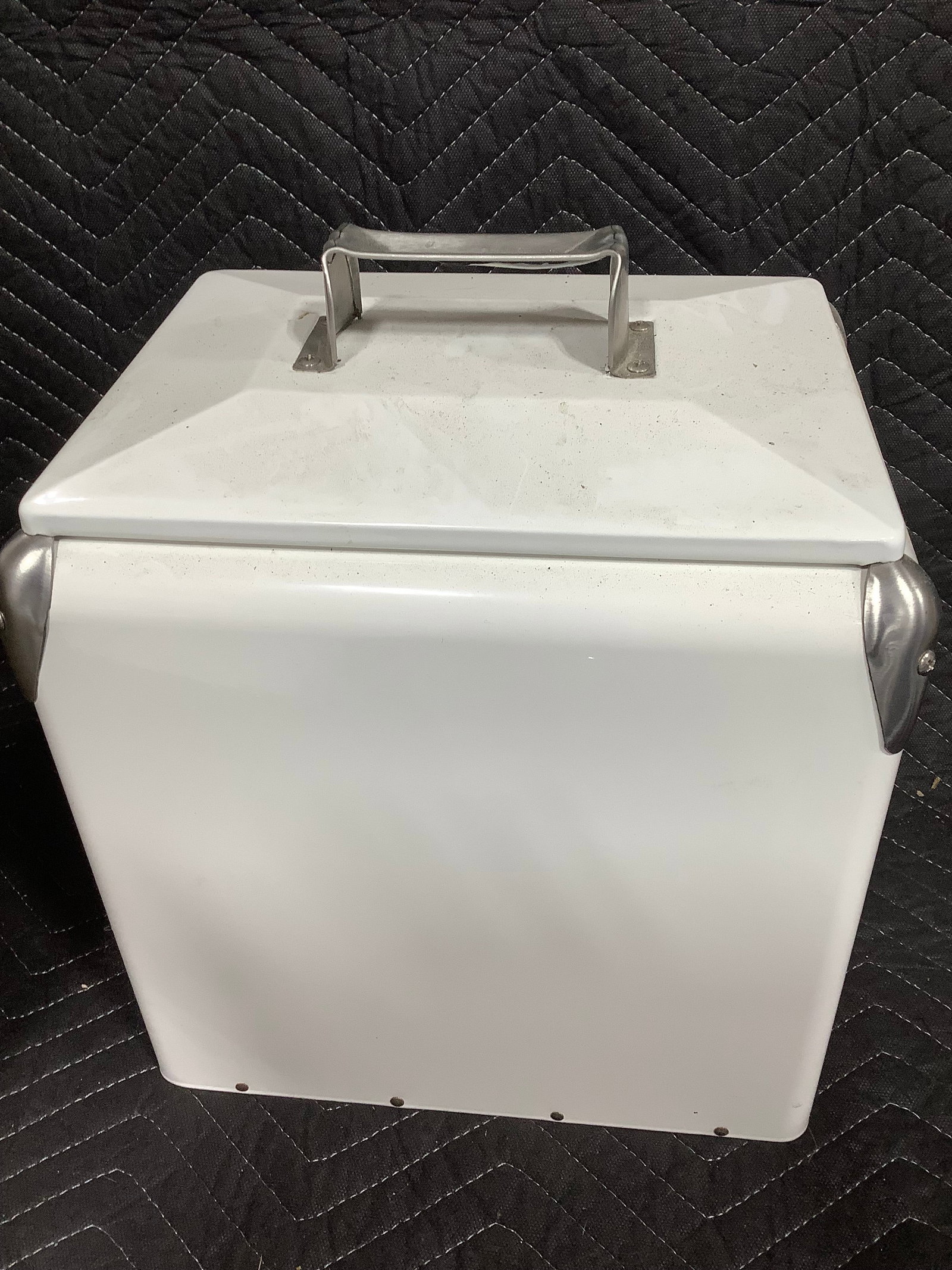 Vintage Metal Cooler: Vintage Metal Cooler