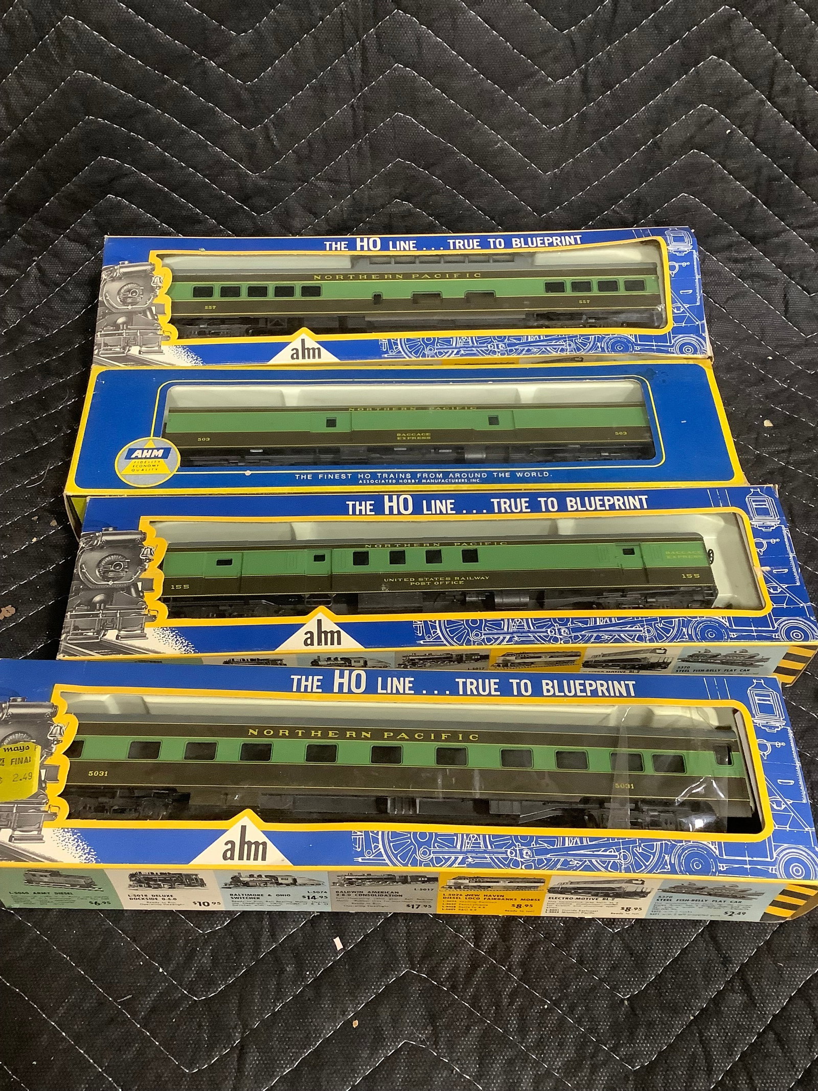 AHM Northern Pacific HO scale models in package (1 of 1)