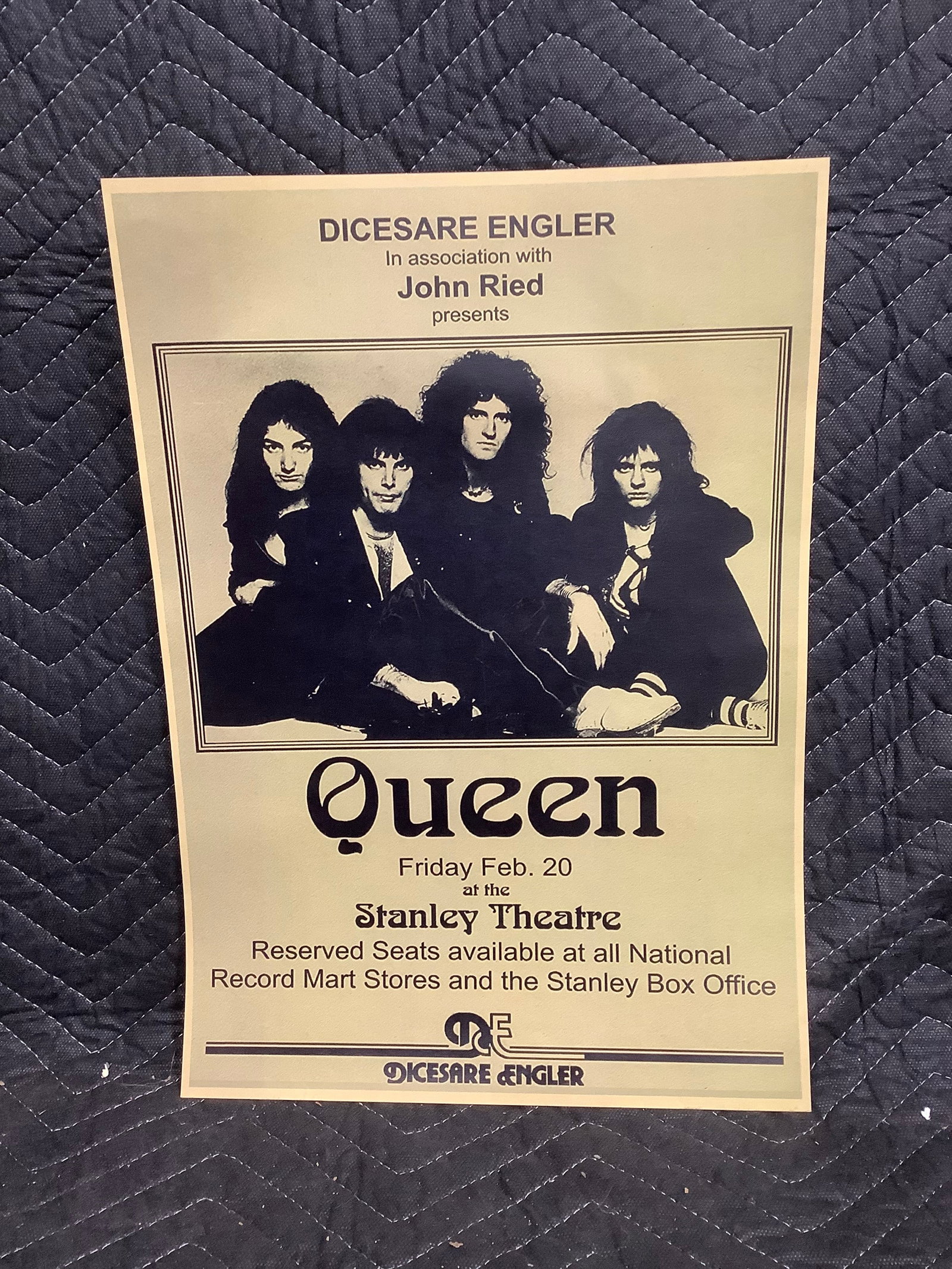 Queen vintage poster(11.5inx16.5in): Queen vintage poster(11.5inx16.5in)