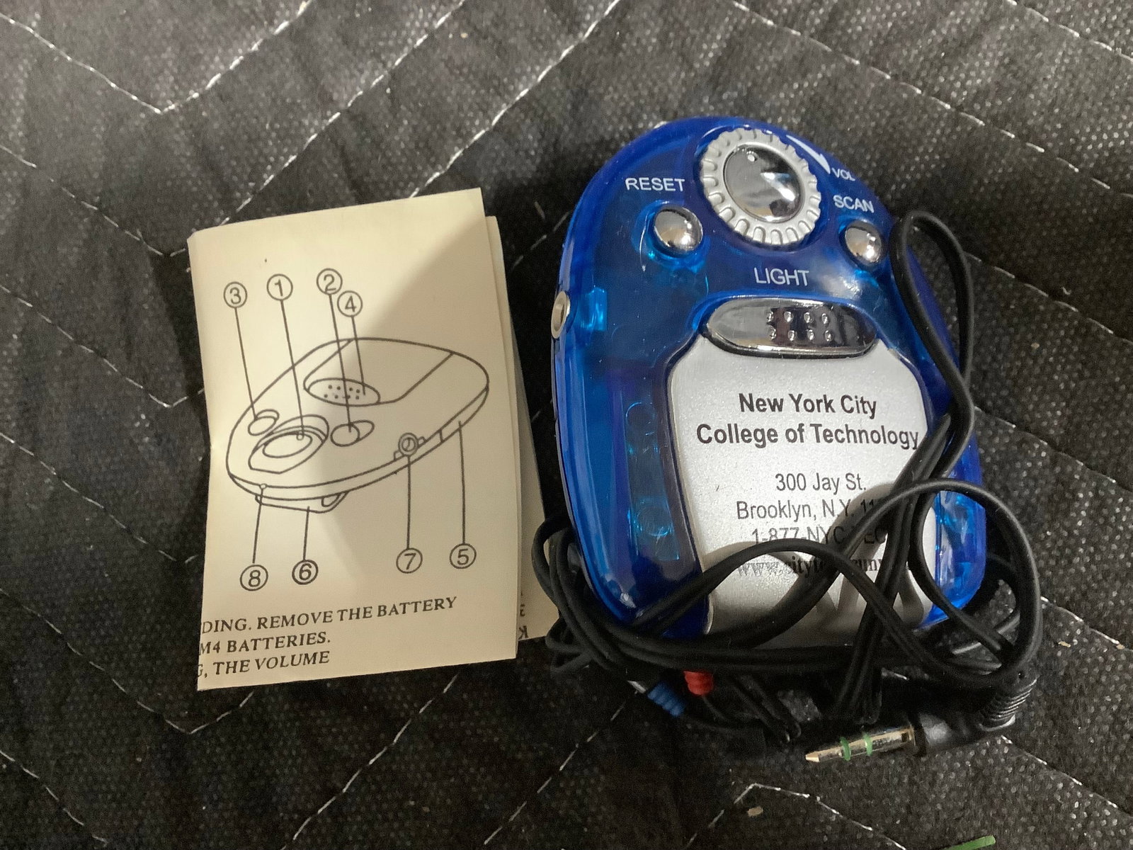 AM/FM Radio (1 of 1)