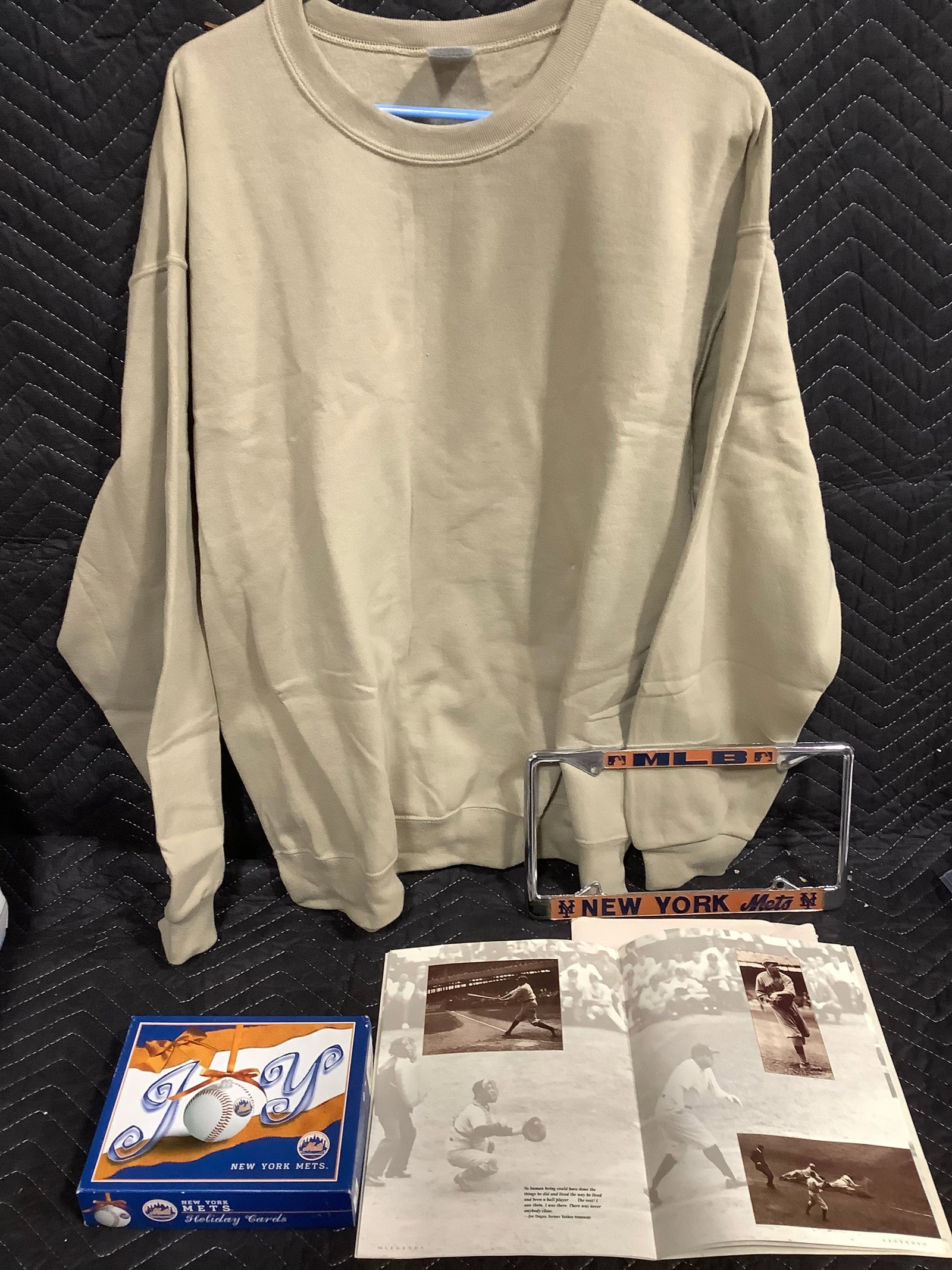 Crewneck (XL), Mets License Plate Frame, Holiday Cards, and more: Crewneck (XL), Mets License Plate Frame, Holiday Cards, and more