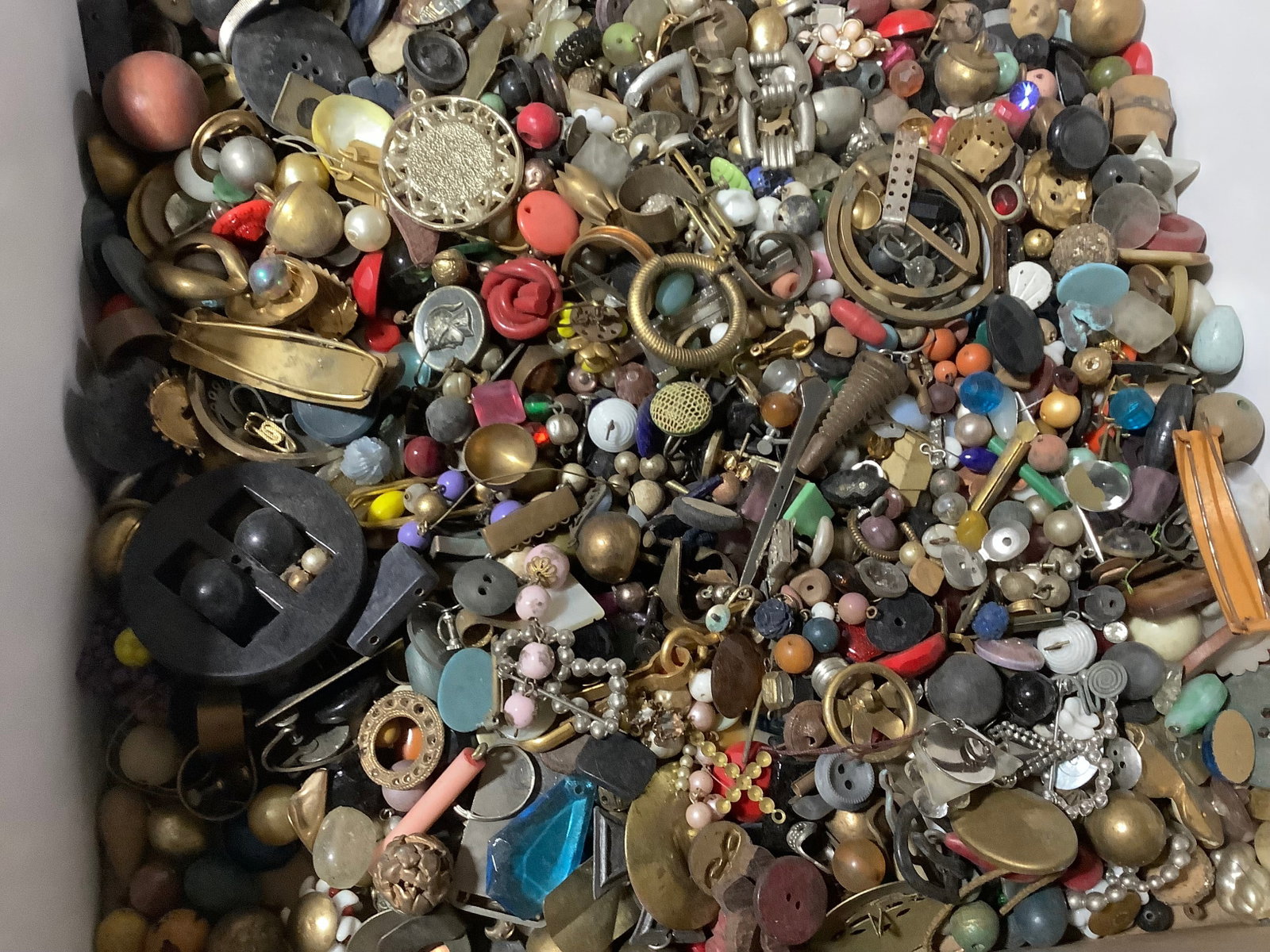 Vinage Jewelry Findings (1 of 1)