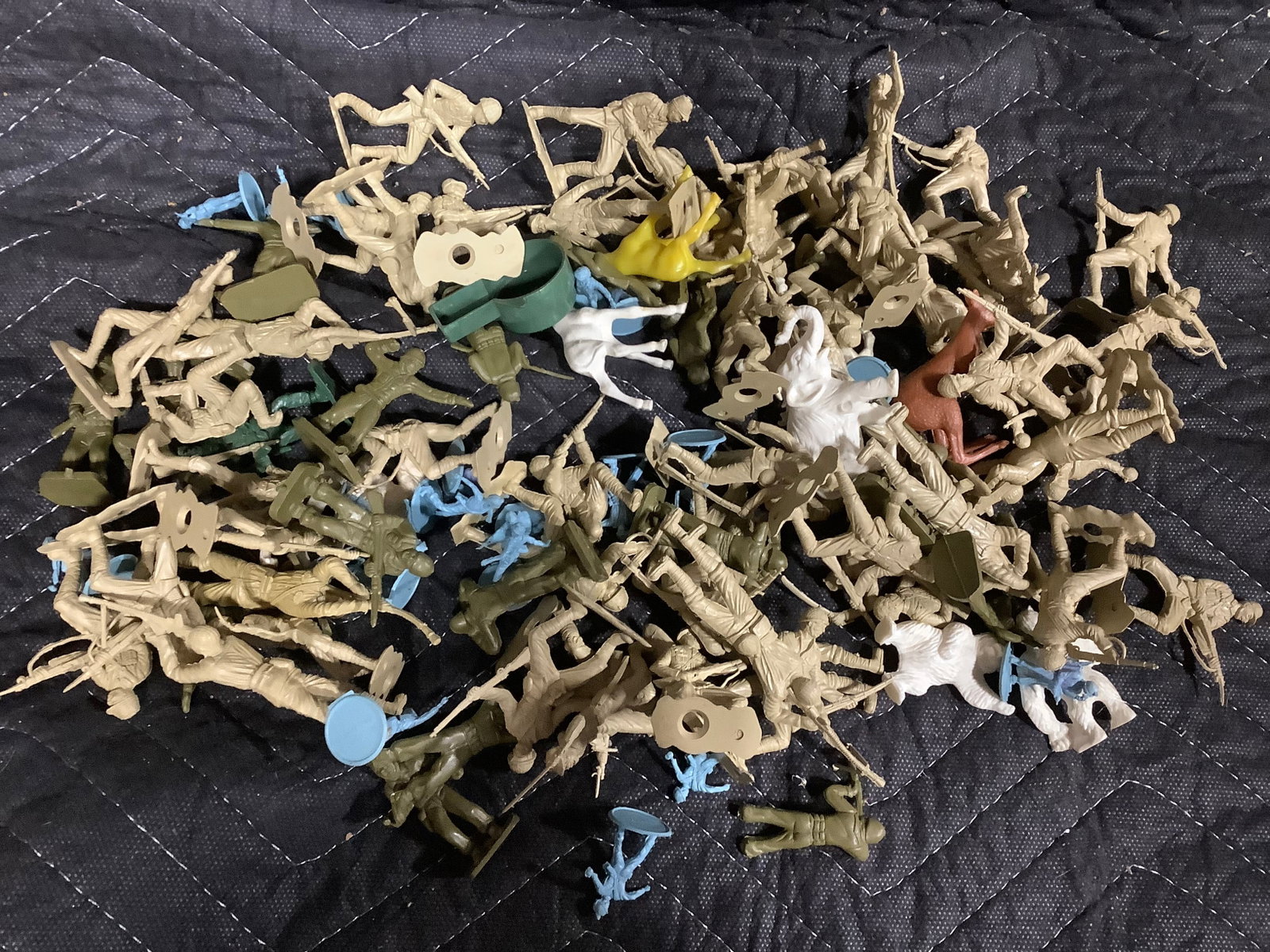 Vintage Army Figures (1 of 1)