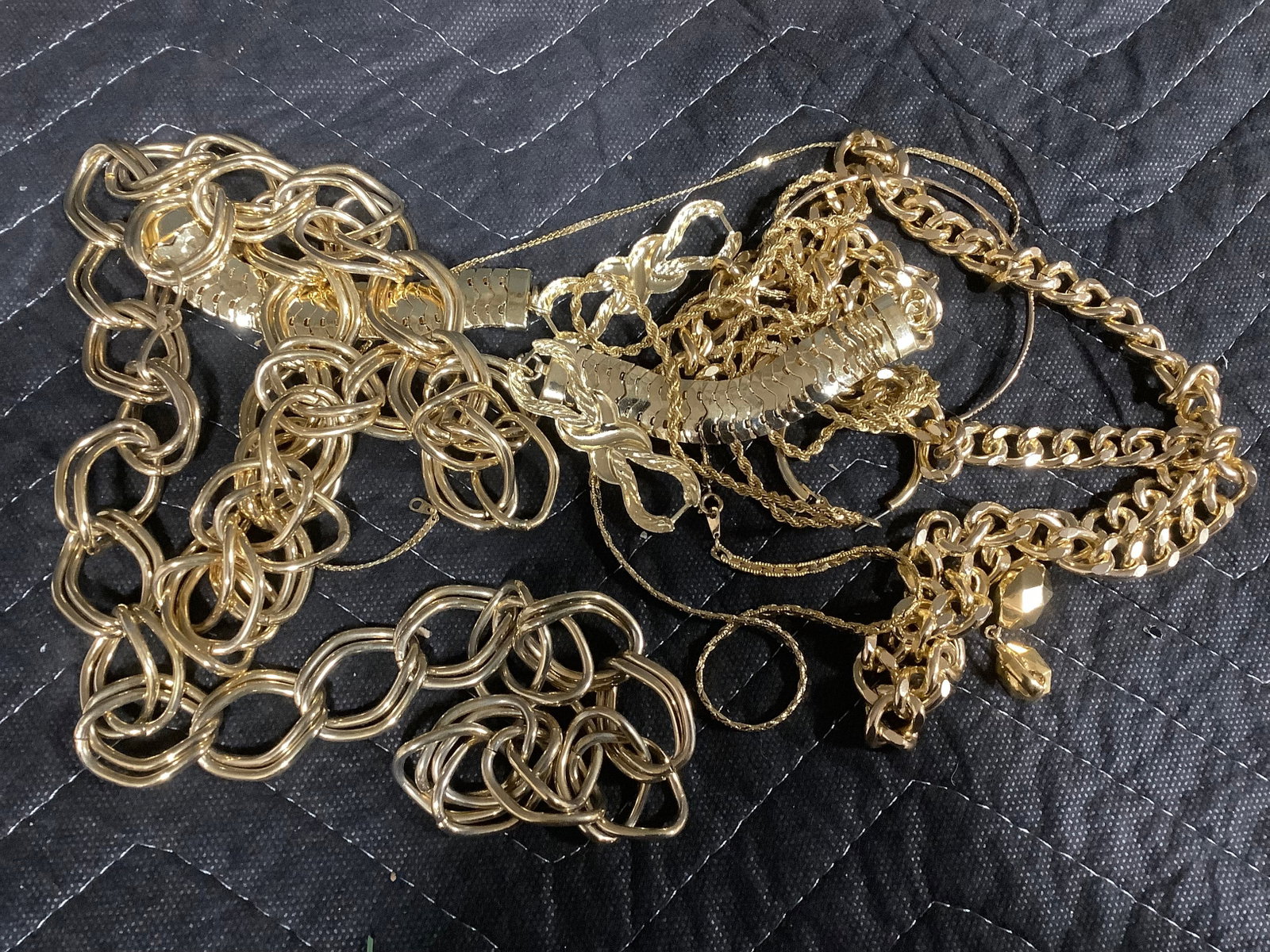 Various Costume Jewelry: Various Costume Jewelry