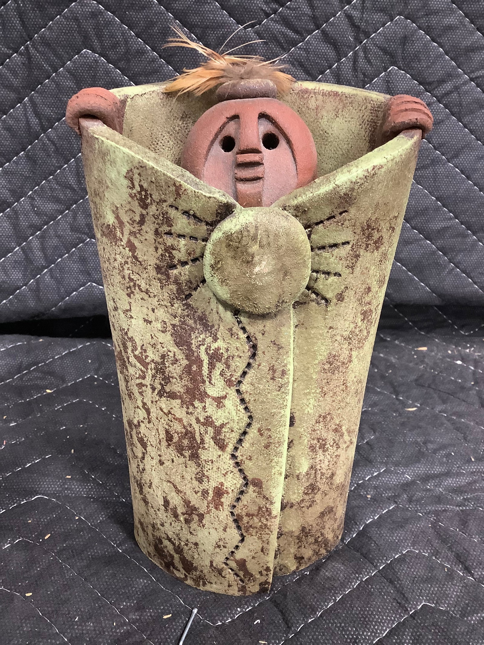 Pueblo Blanket People Pottery Sculpture (7.5in Tall): Pueblo Blanket People Pottery Sculpture (7.5in Tall)